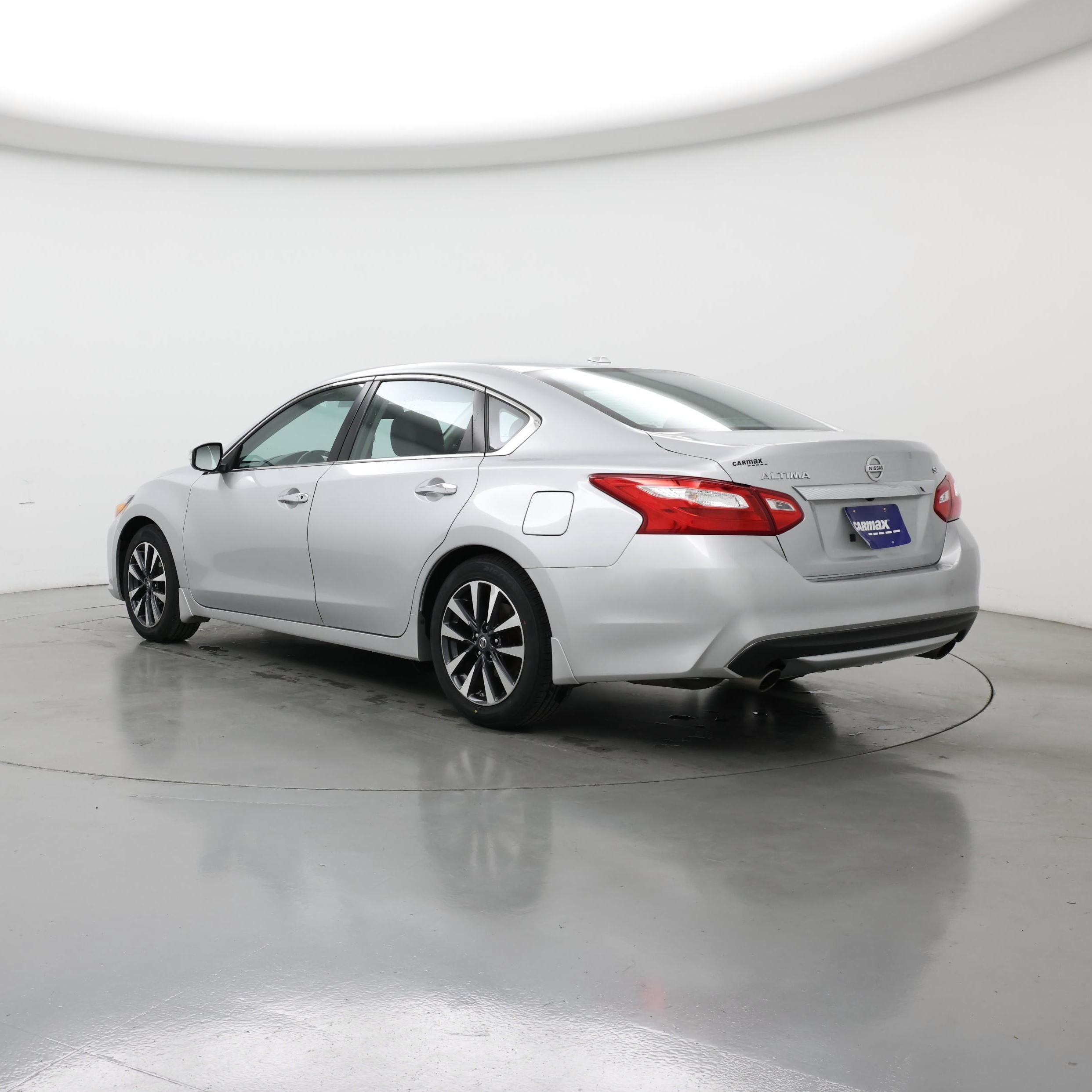 Thumbnail: 2016 Nissan Altima - 2