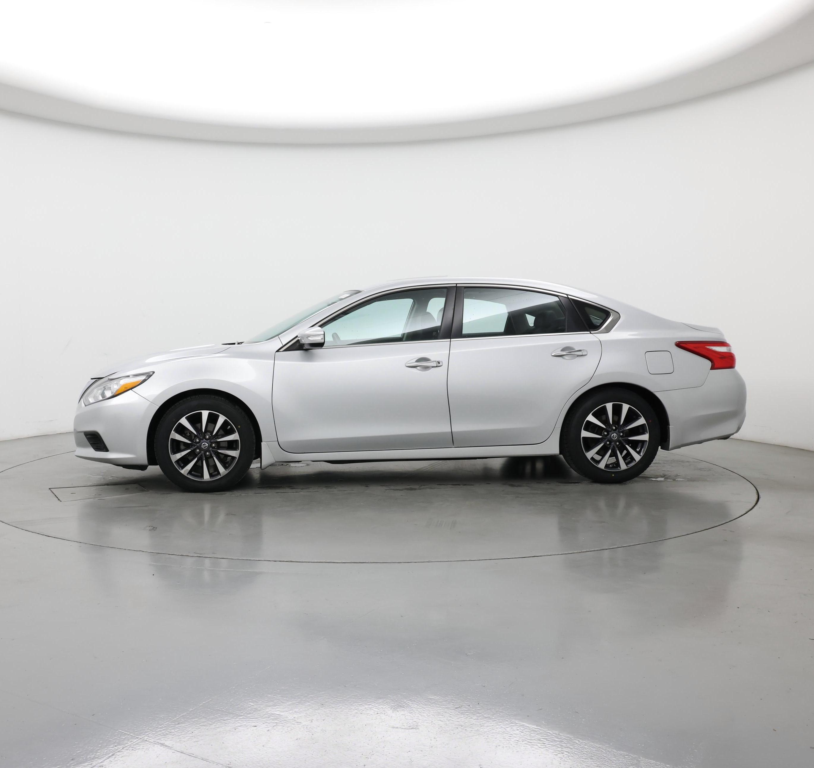Thumbnail: 2016 Nissan Altima - 3