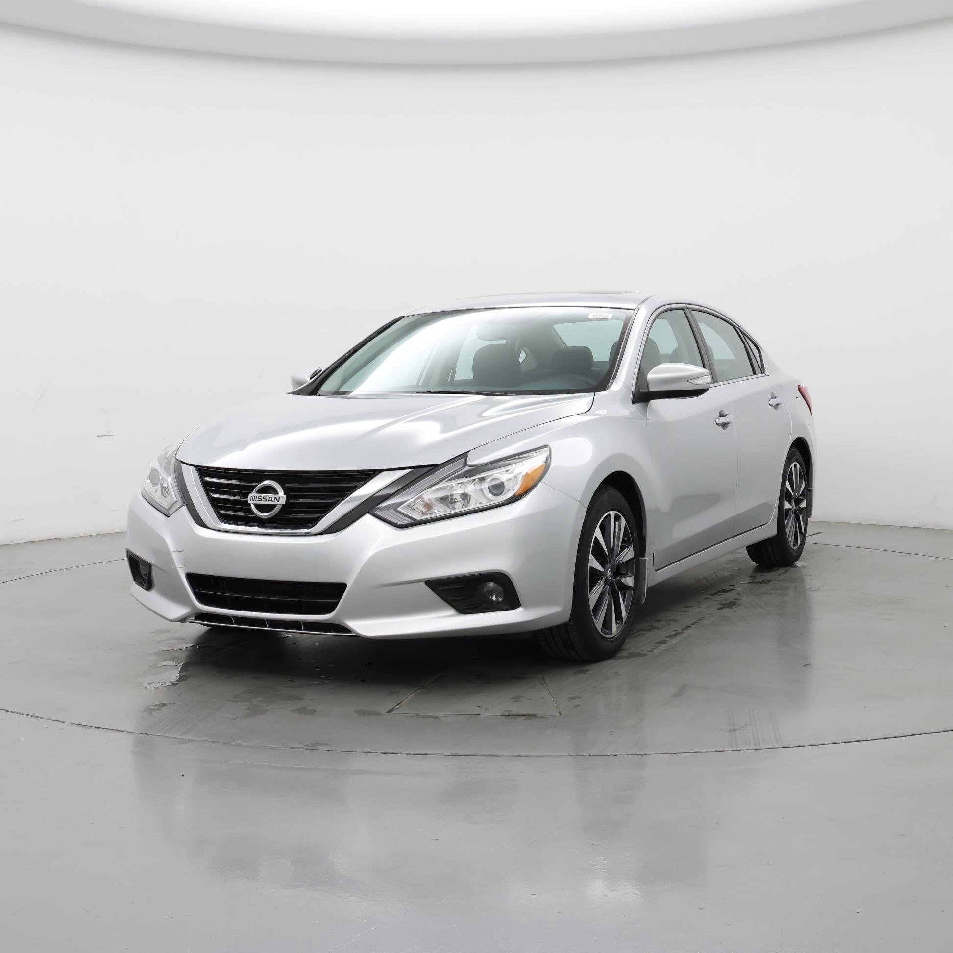 Thumbnail: 2016 Nissan Altima - 4