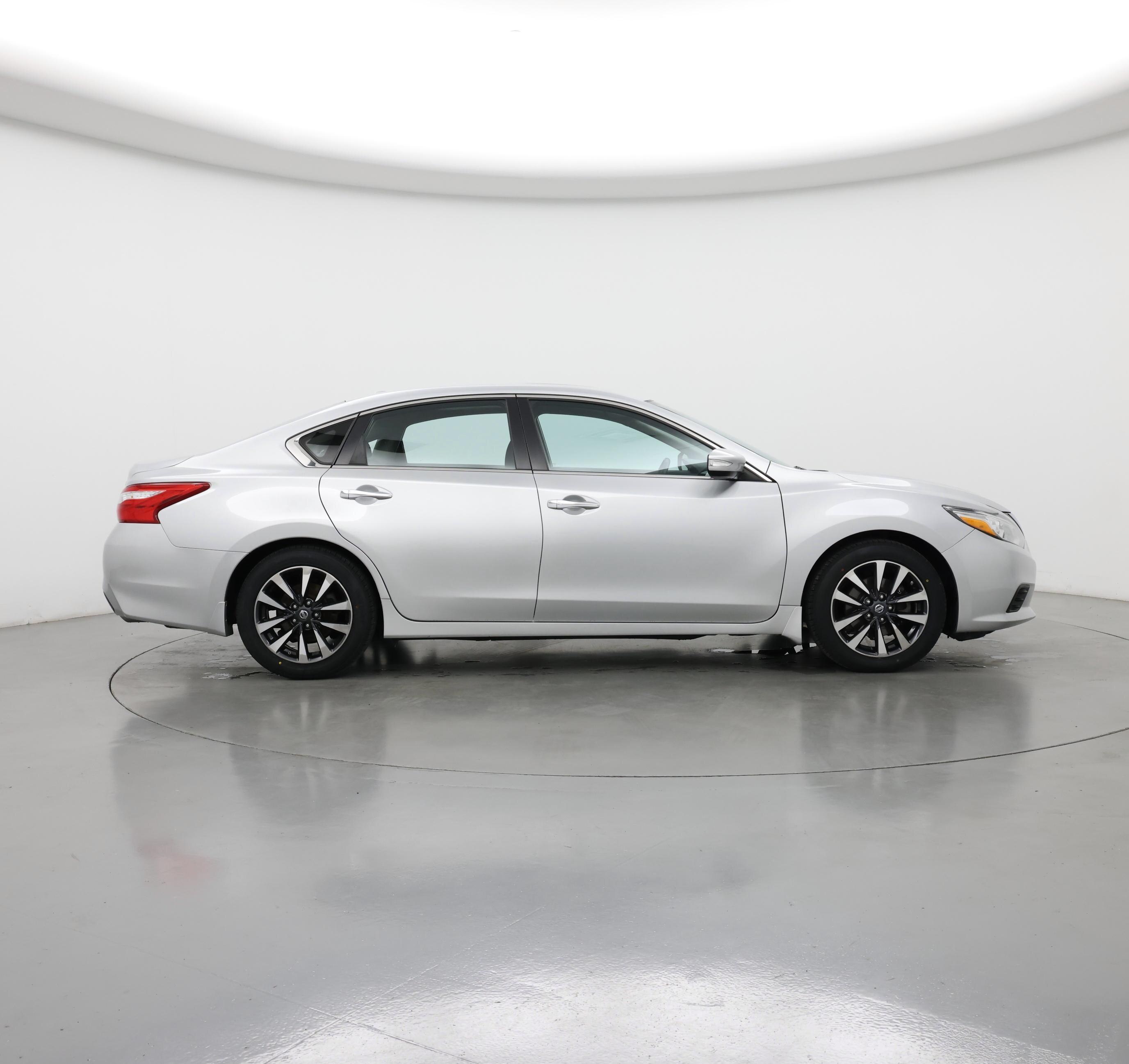 Thumbnail: 2016 Nissan Altima - 7