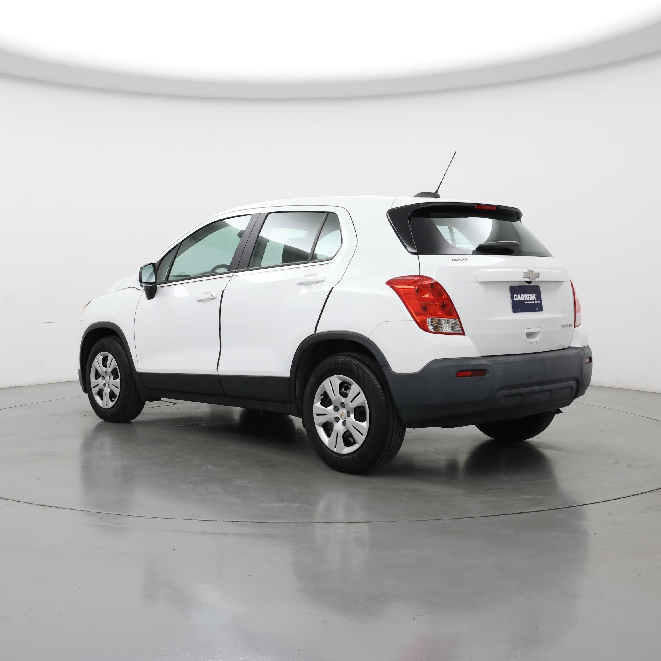 Thumbnail: 2016 Chevrolet Trax - 2