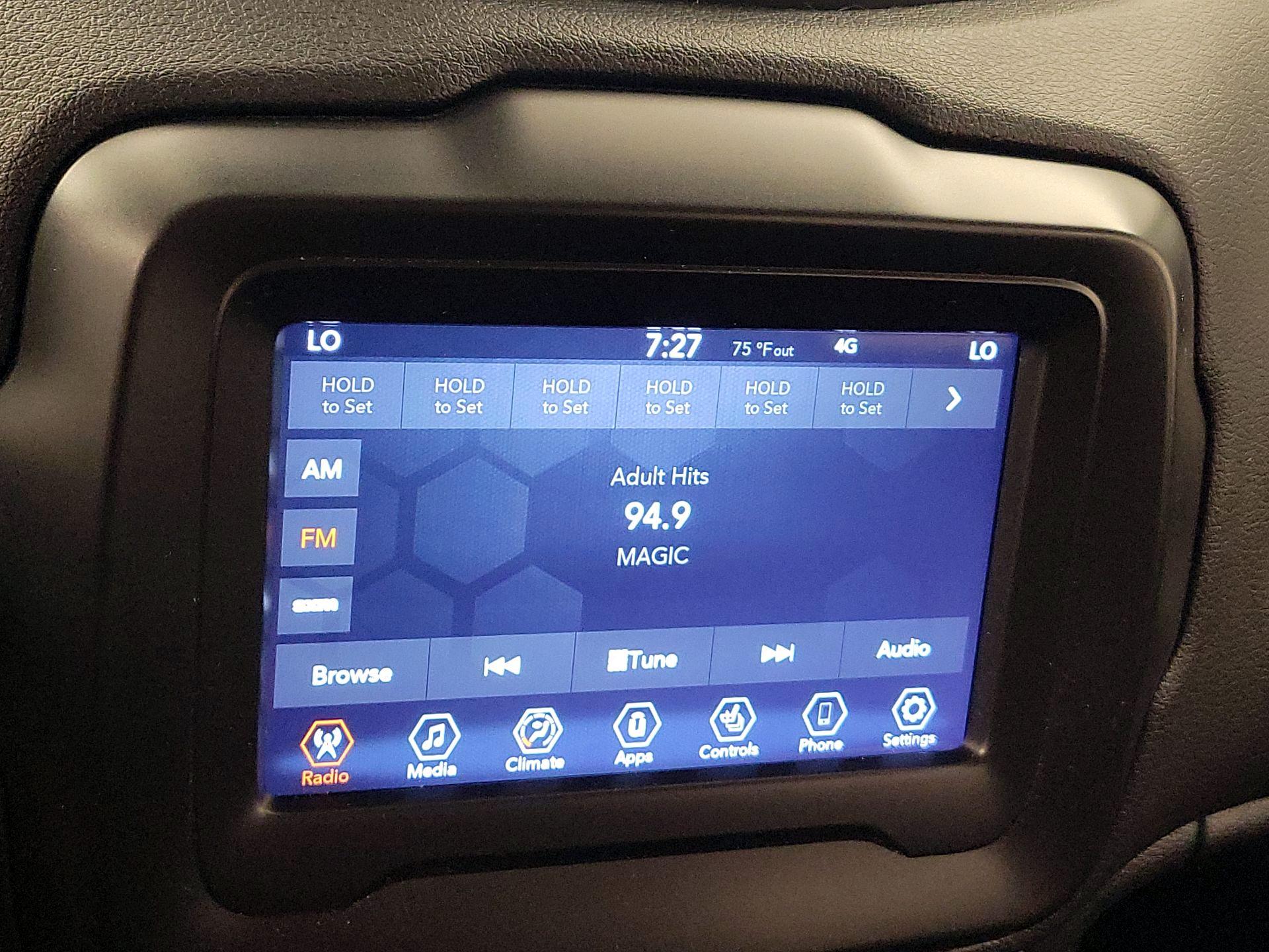 Thumbnail: 2021 Jeep Renegade - 15