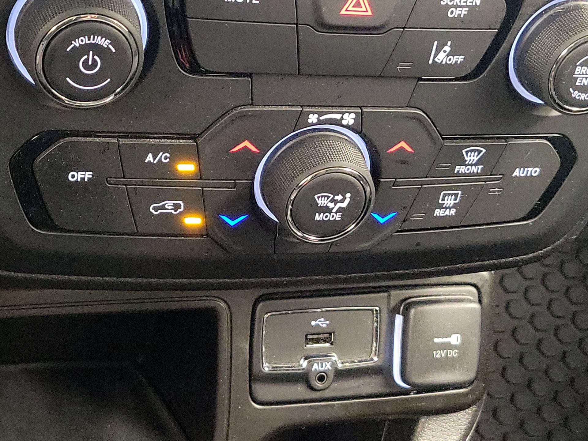 Thumbnail: 2021 Jeep Renegade - 16