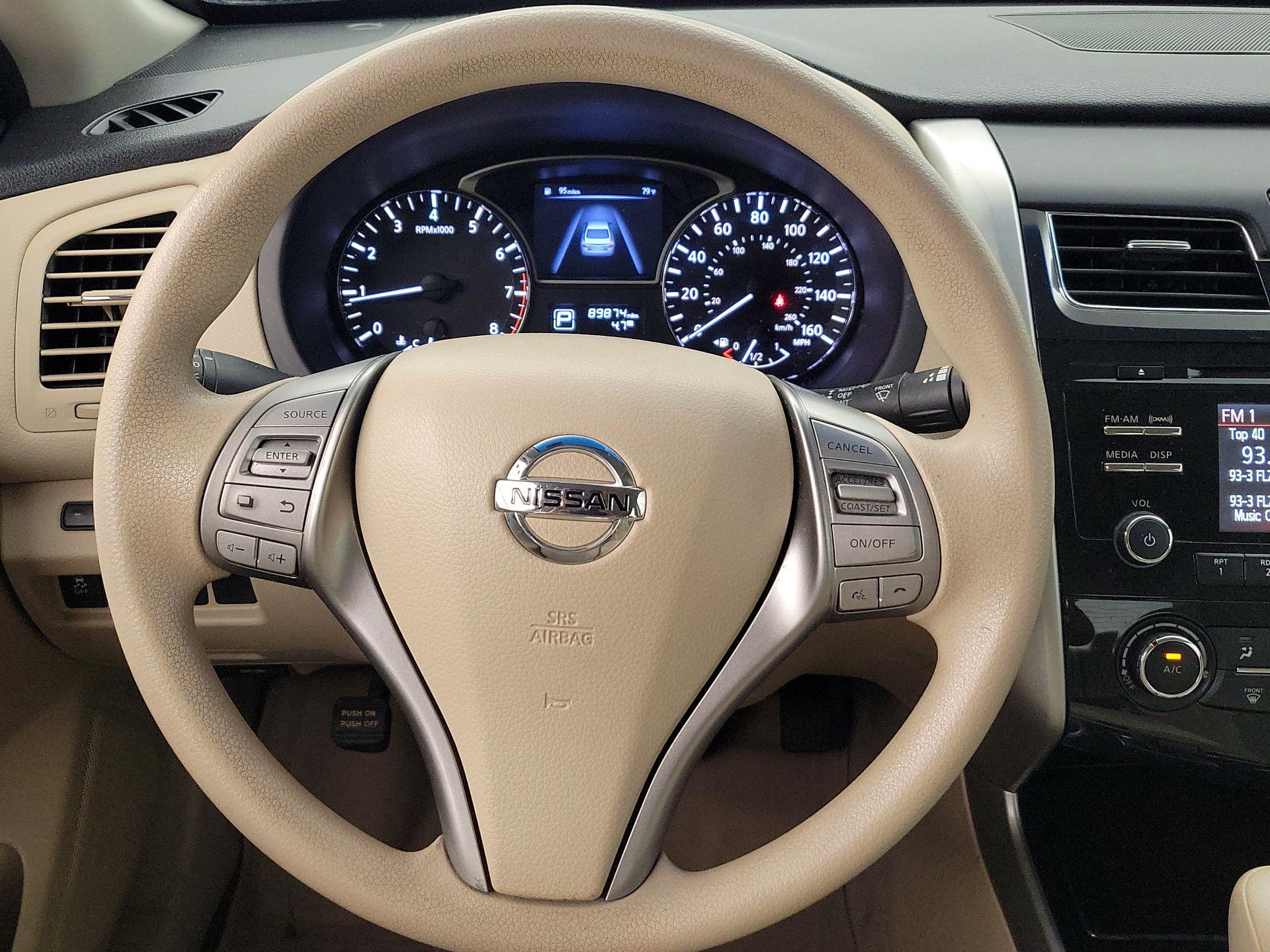 Thumbnail: 2014 Nissan Altima - 10