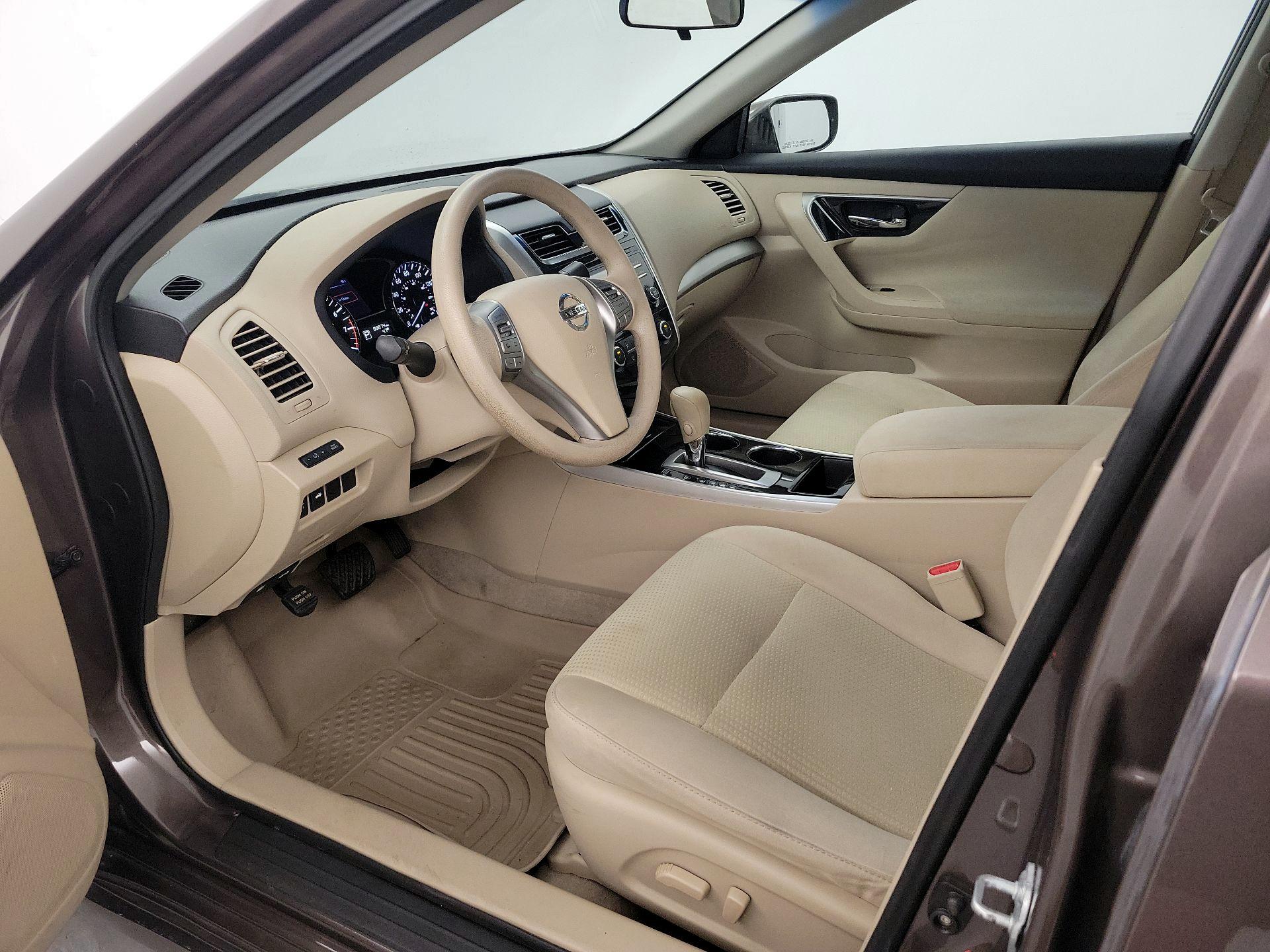 Thumbnail: 2014 Nissan Altima - 11
