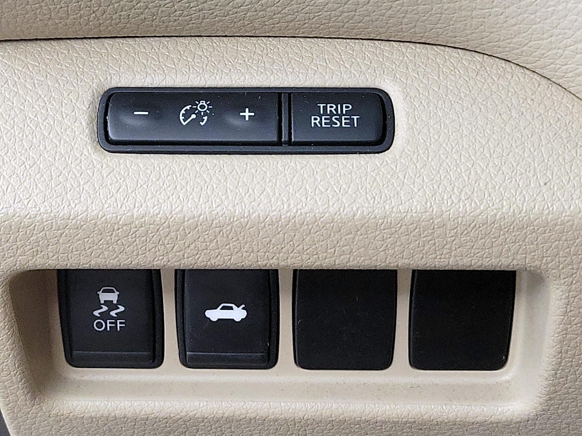 Thumbnail: 2014 Nissan Altima - 13