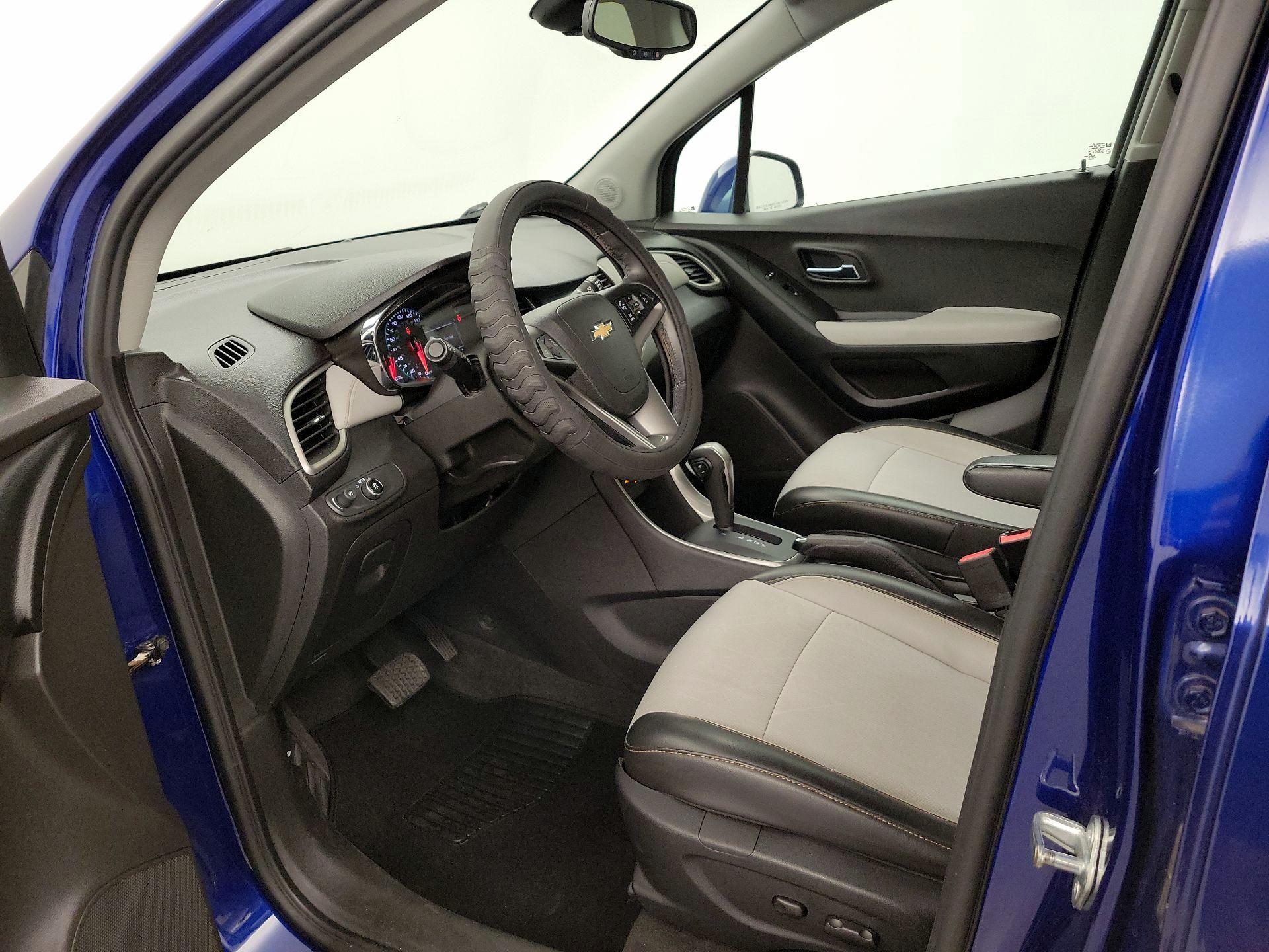 Thumbnail: 2017 Chevrolet Trax - 11