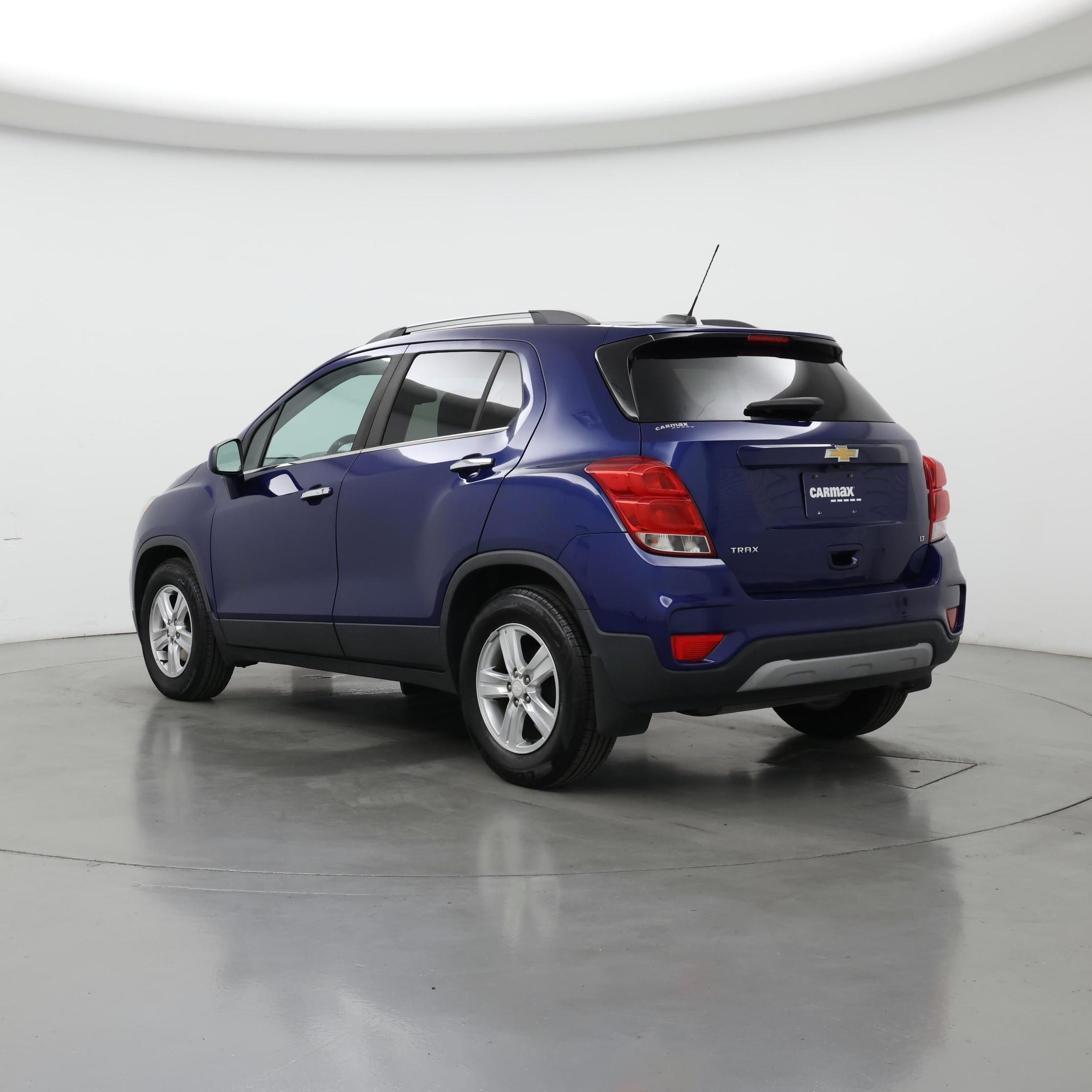 Thumbnail: 2017 Chevrolet Trax - 2