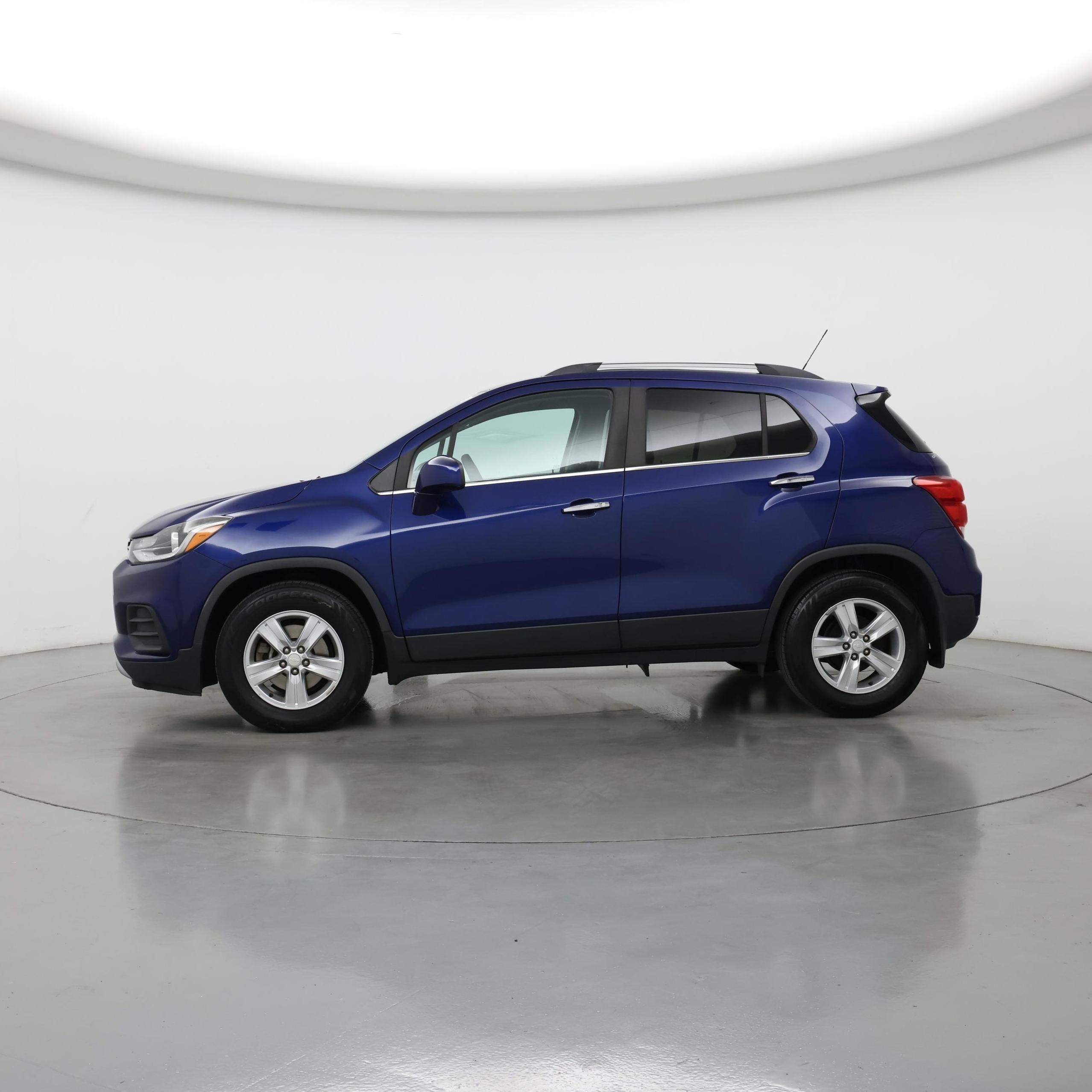 Thumbnail: 2017 Chevrolet Trax - 3