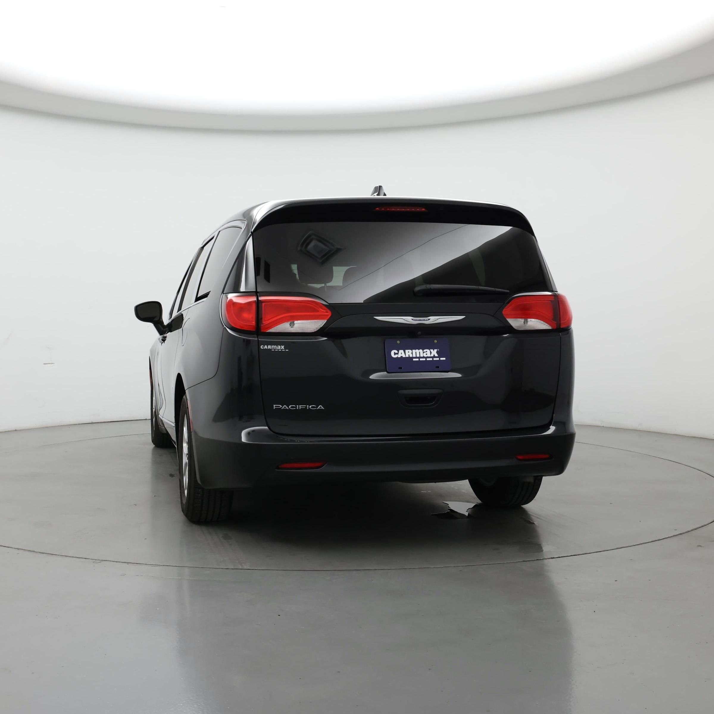 Thumbnail: 2017 Chrysler Pacifica - 6