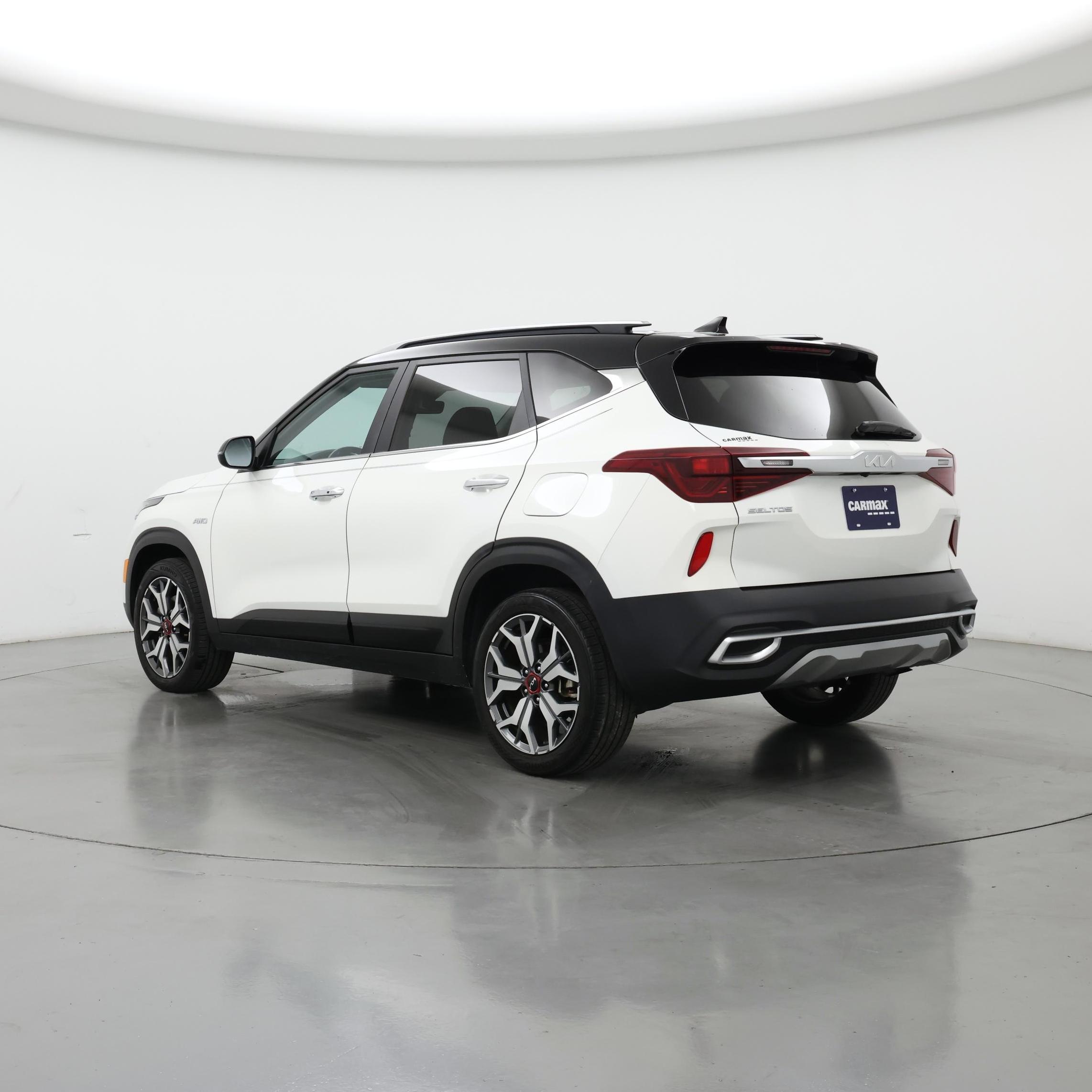 Thumbnail: 2023 Kia Seltos - 2