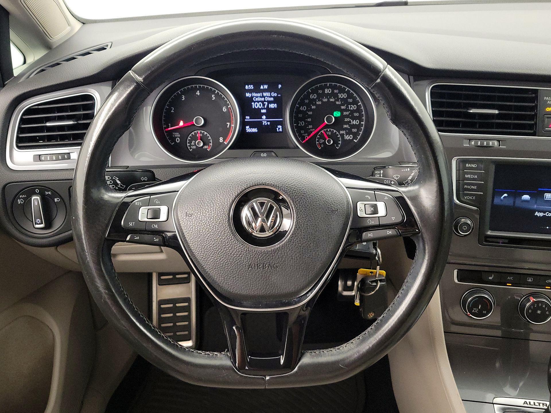 Thumbnail: 2017 Volkswagen Golf - 10