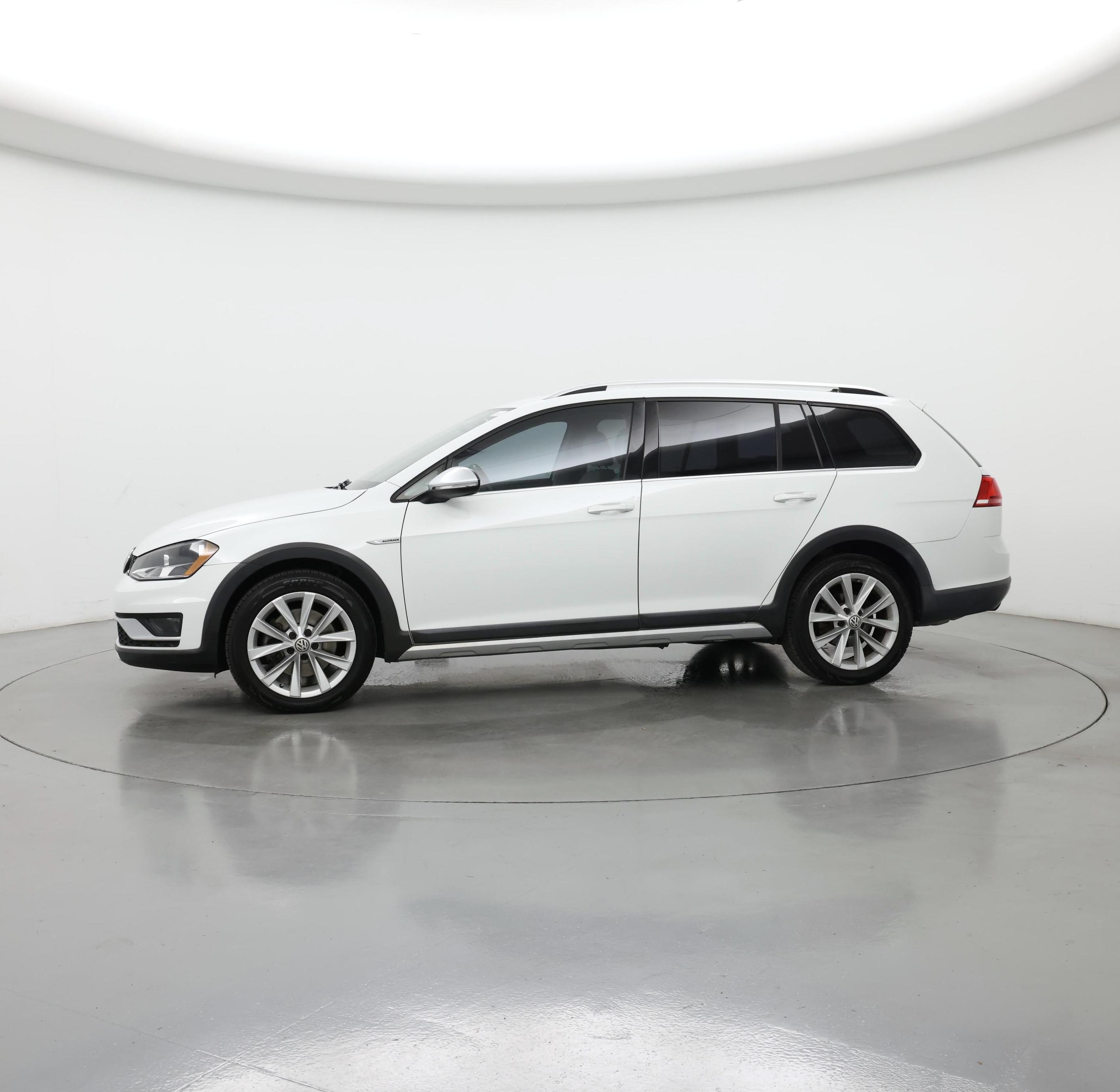 Thumbnail: 2017 Volkswagen Golf - 3