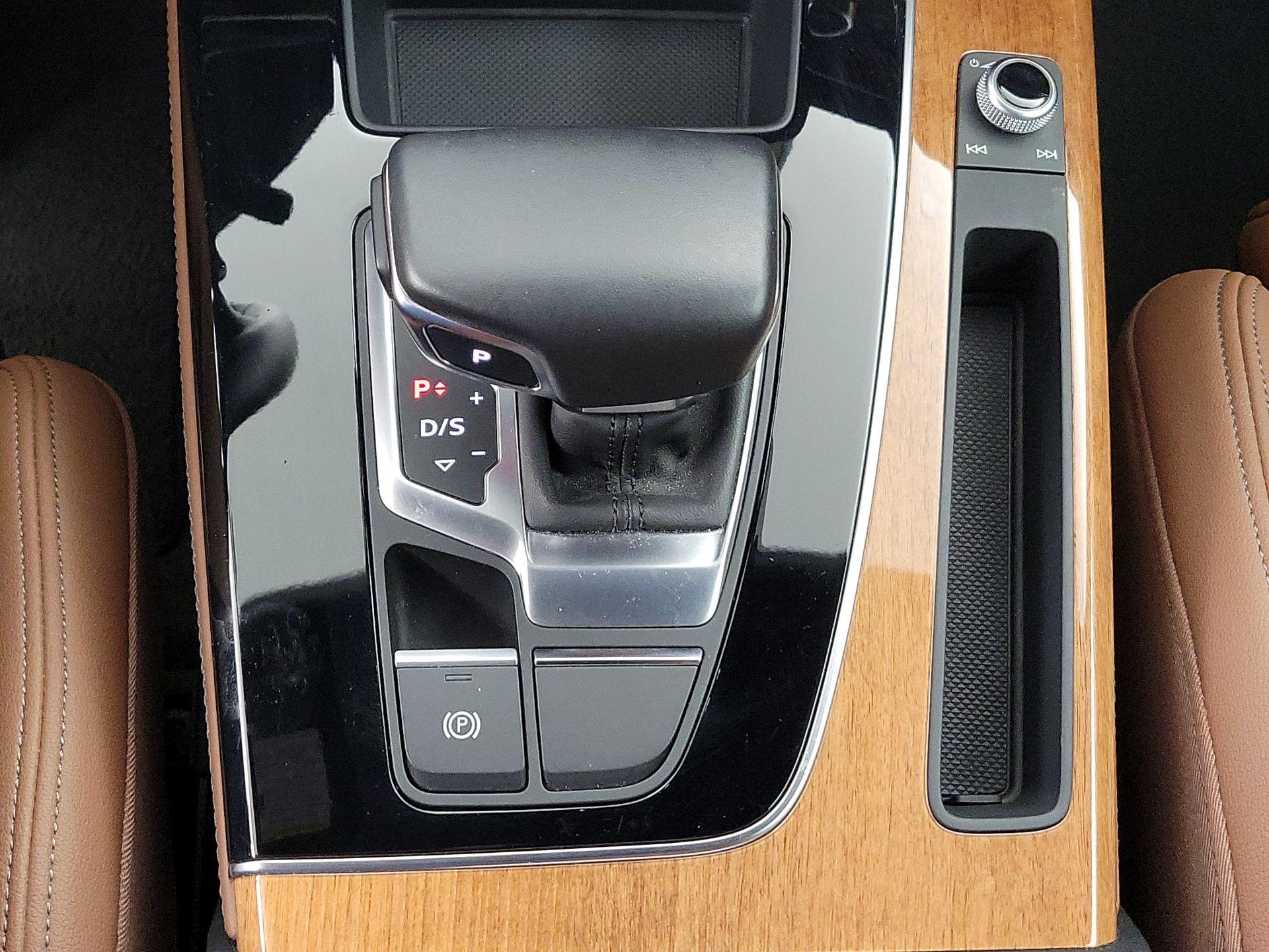 Thumbnail: 2022 Audi Q5 - 17