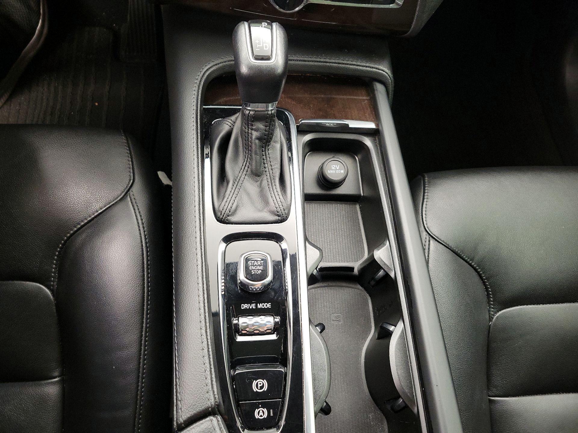 Thumbnail: 2019 Volvo XC90 - 18