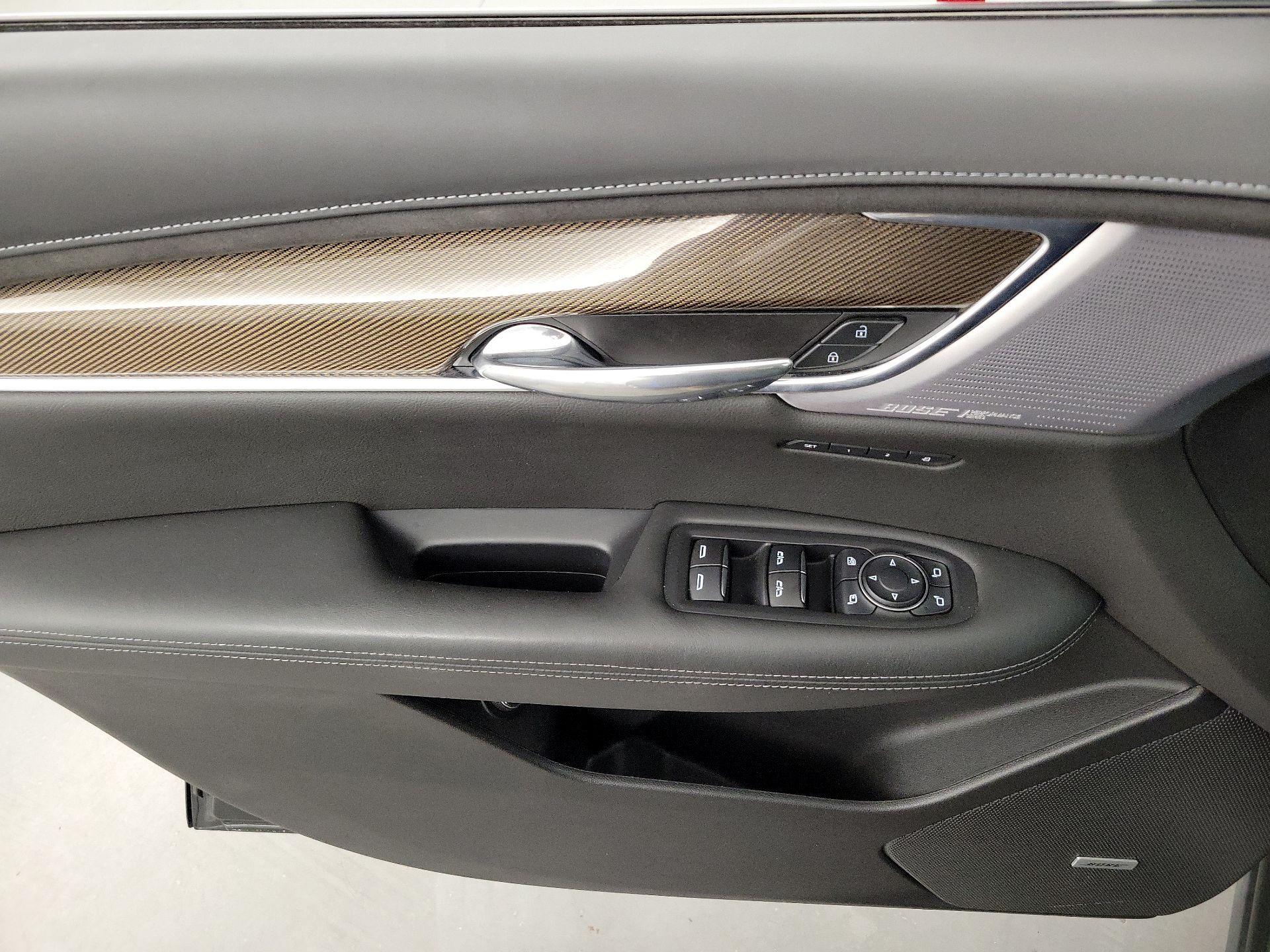 Thumbnail: 2021 Cadillac XT6 - 12