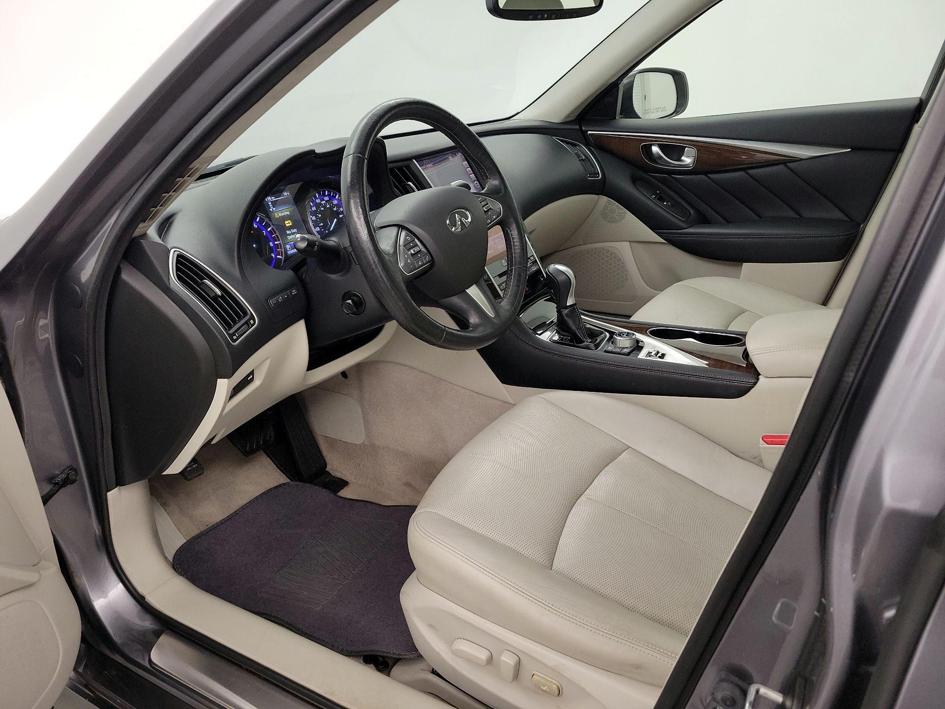 Thumbnail: 2016 INFINITI Q50 - 11