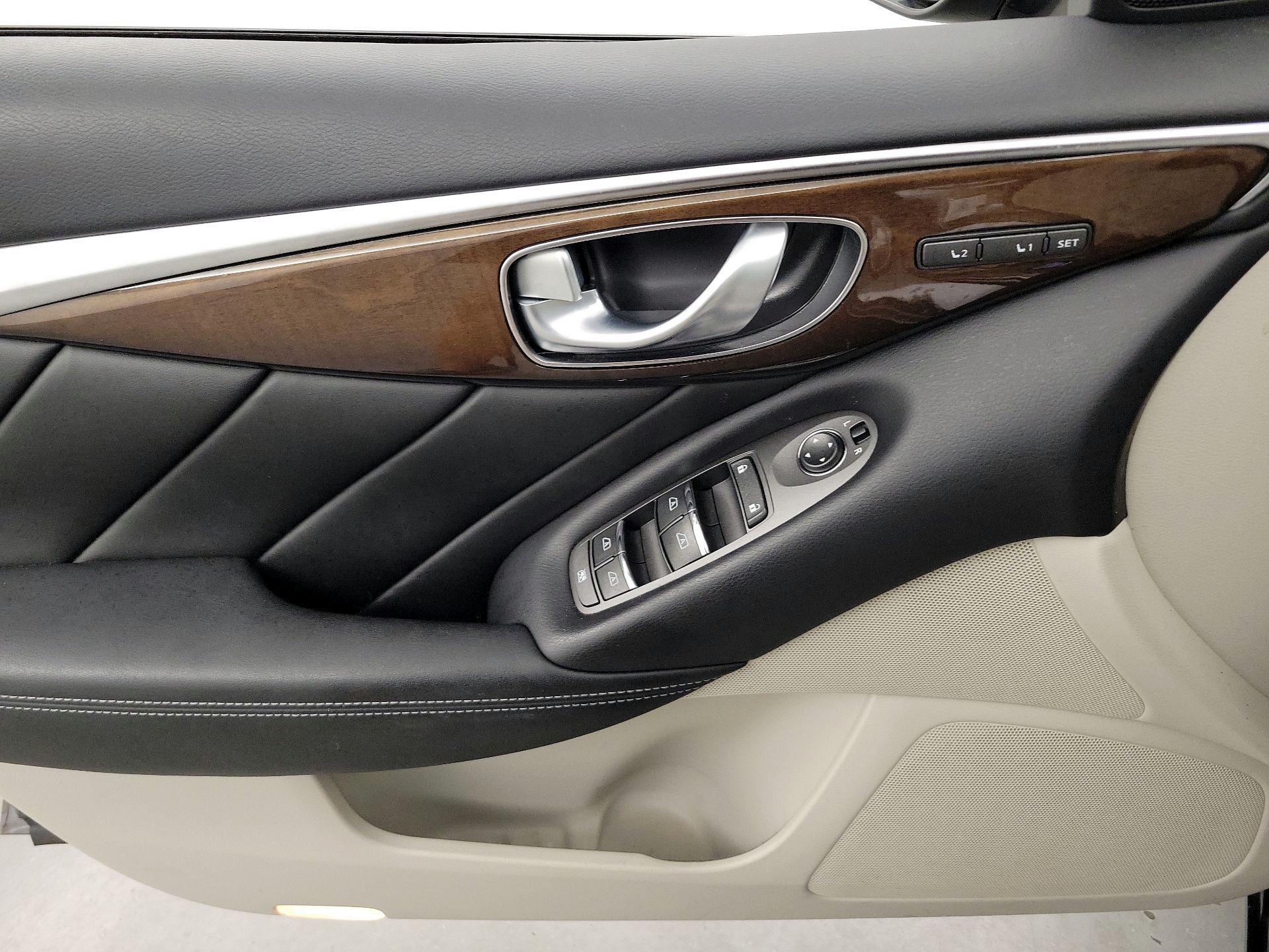 Thumbnail: 2016 INFINITI Q50 - 12