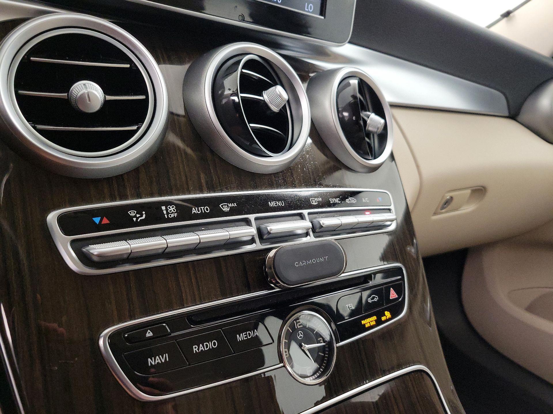 Thumbnail: 2015 Mercedes-Benz C-Class - 17