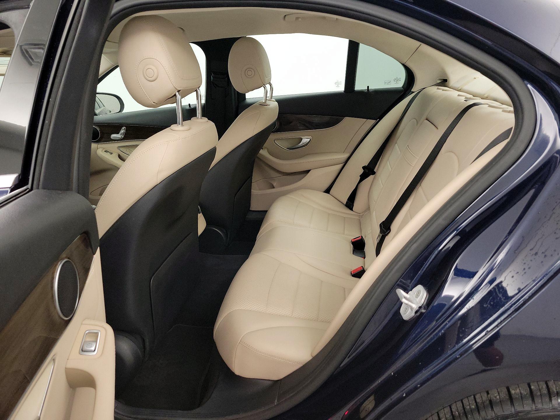 Thumbnail: 2015 Mercedes-Benz C-Class - 20