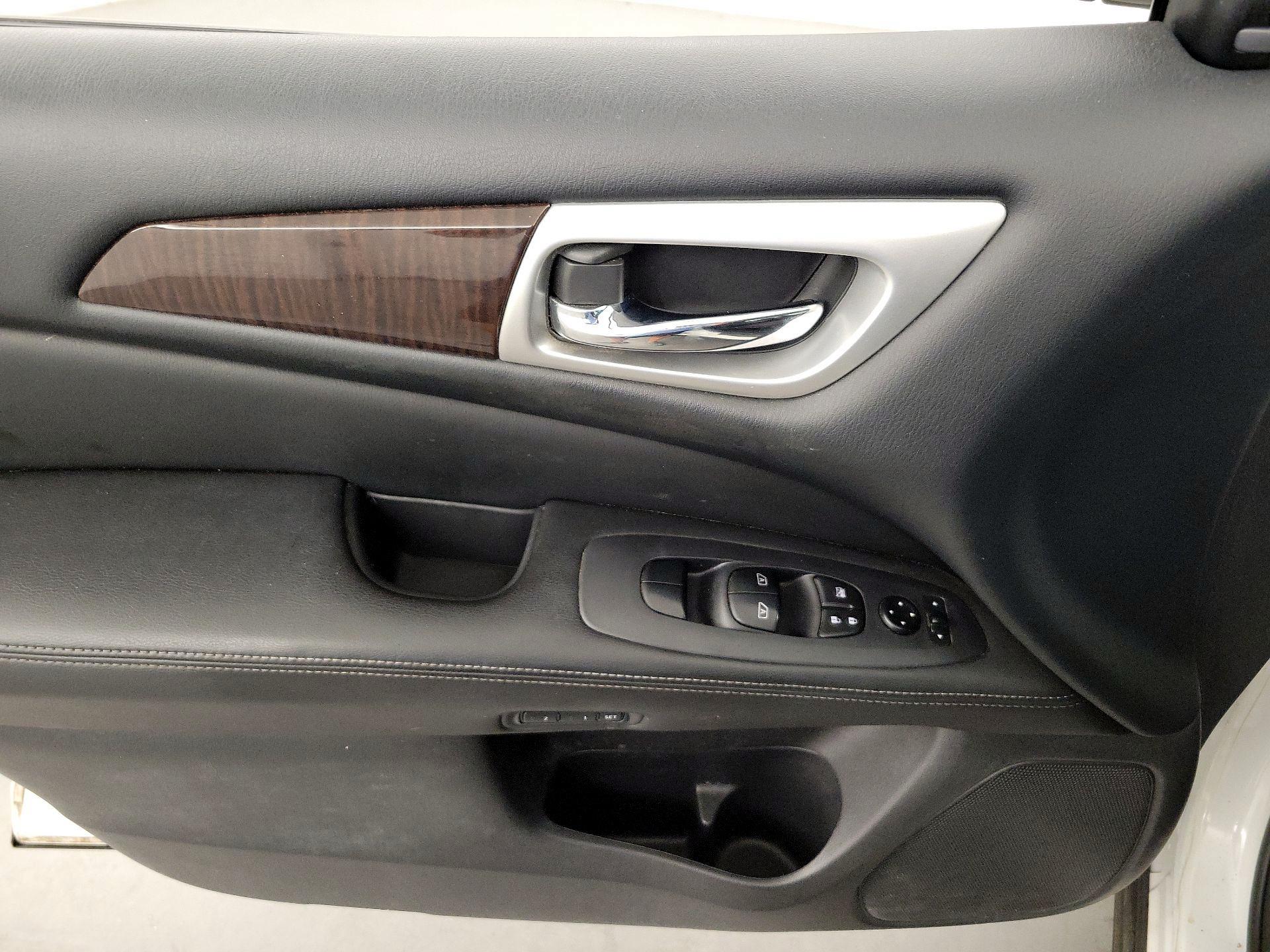 Thumbnail: 2015 Nissan Pathfinder - 12