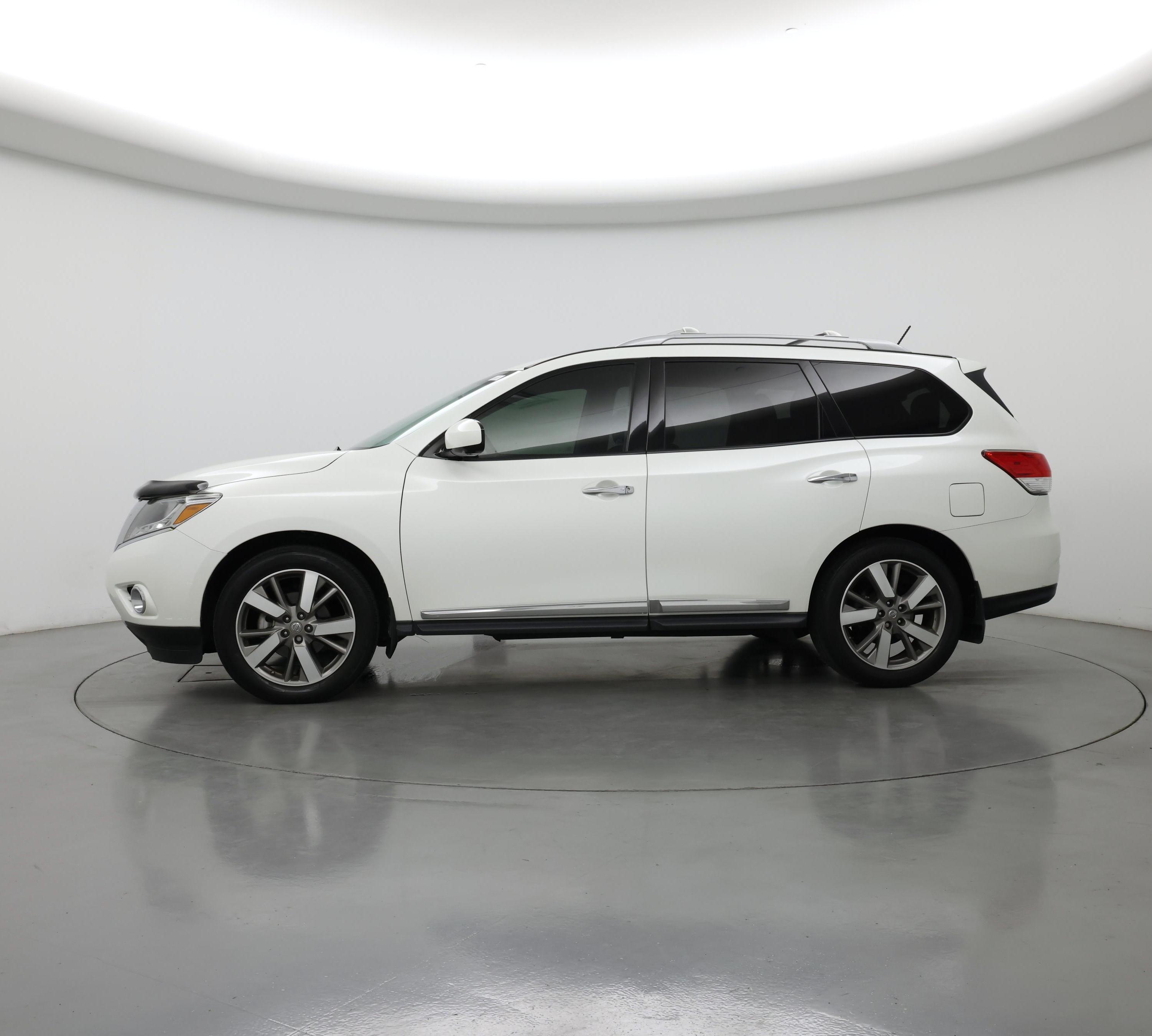 Thumbnail: 2015 Nissan Pathfinder - 3