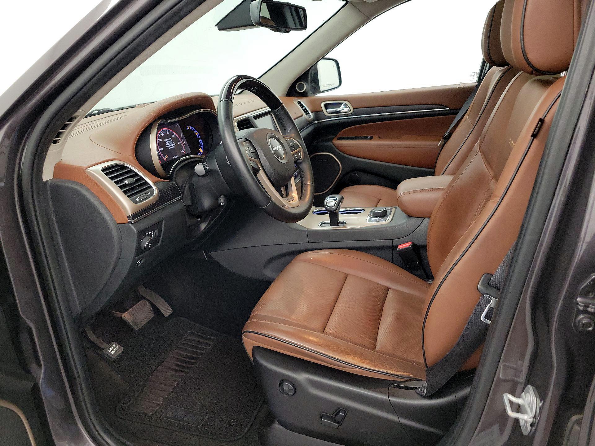 Thumbnail: 2015 Jeep Grand Cherokee - 11