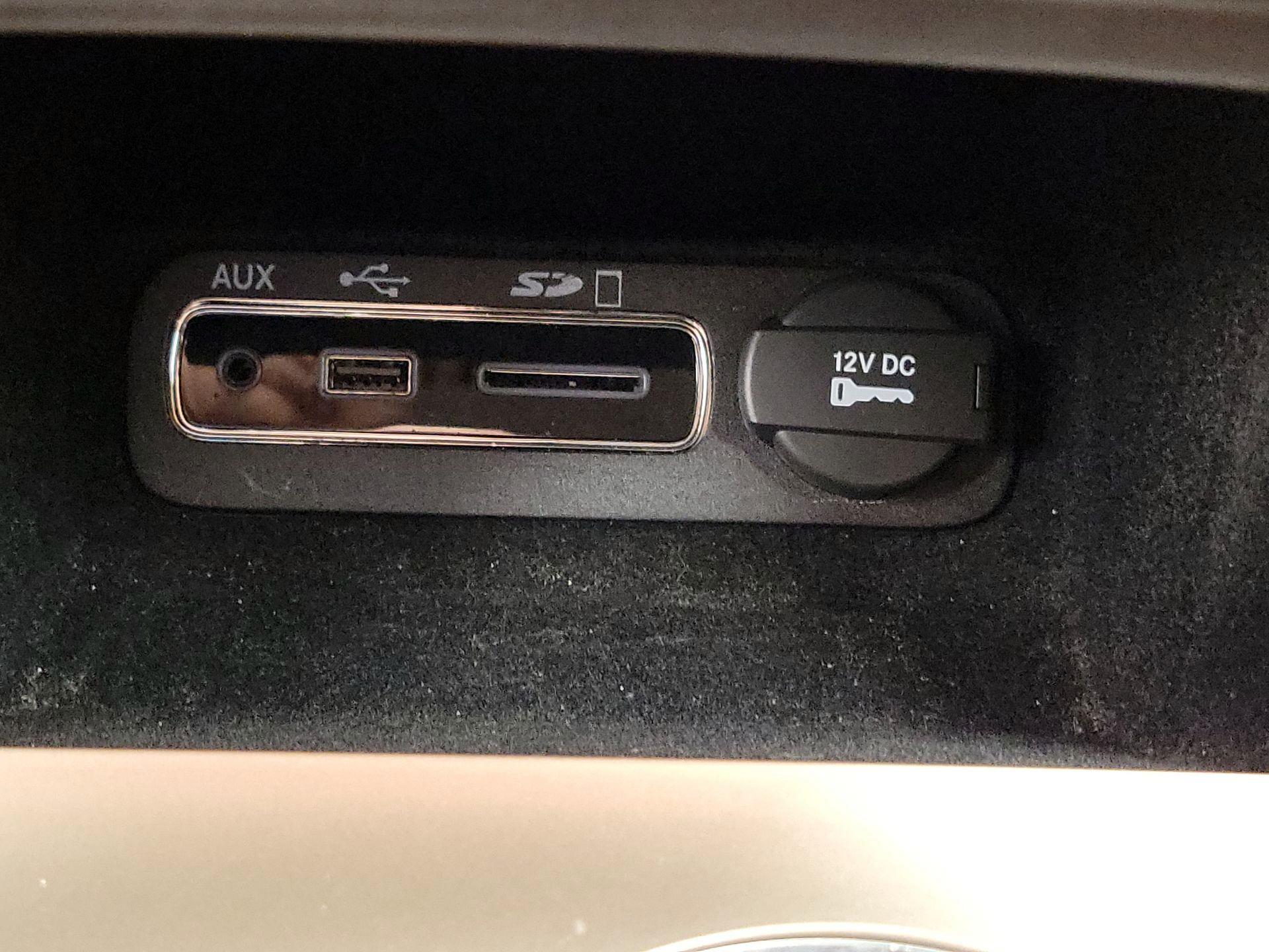 Thumbnail: 2015 Jeep Grand Cherokee - 19