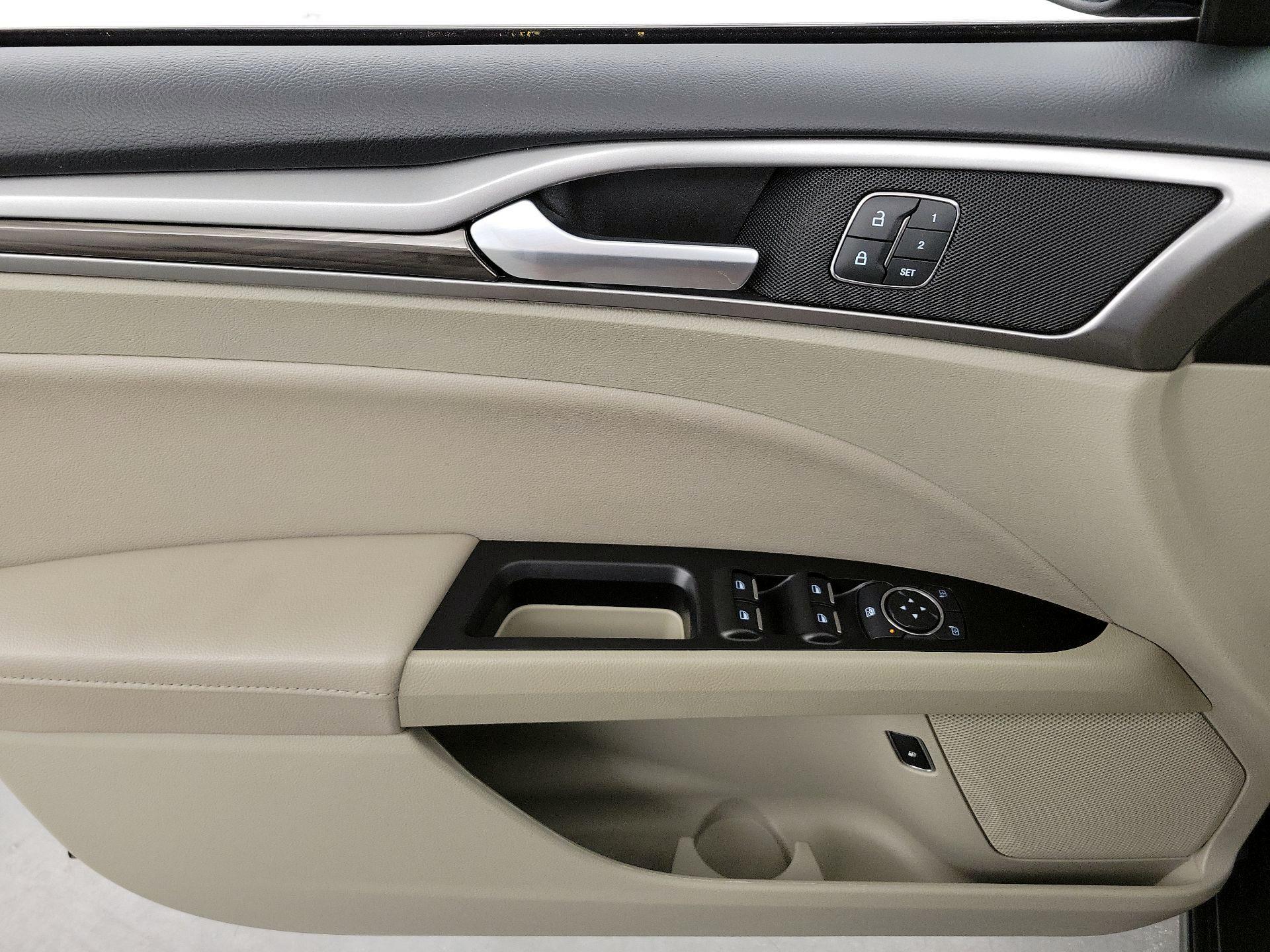 Thumbnail: 2019 Ford Fusion - 12