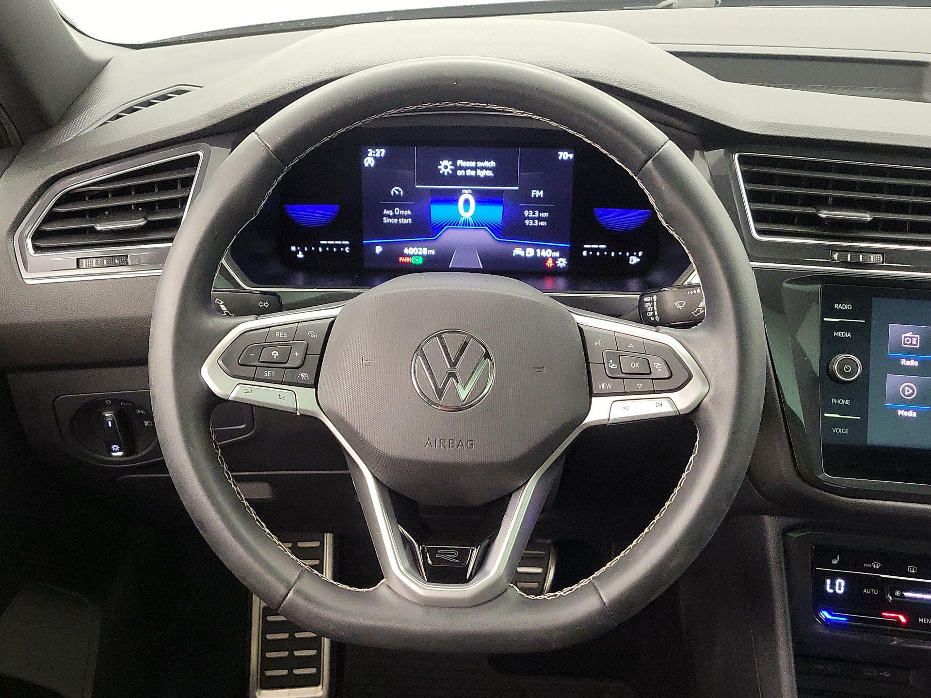 Thumbnail: 2023 Volkswagen Tiguan - 10