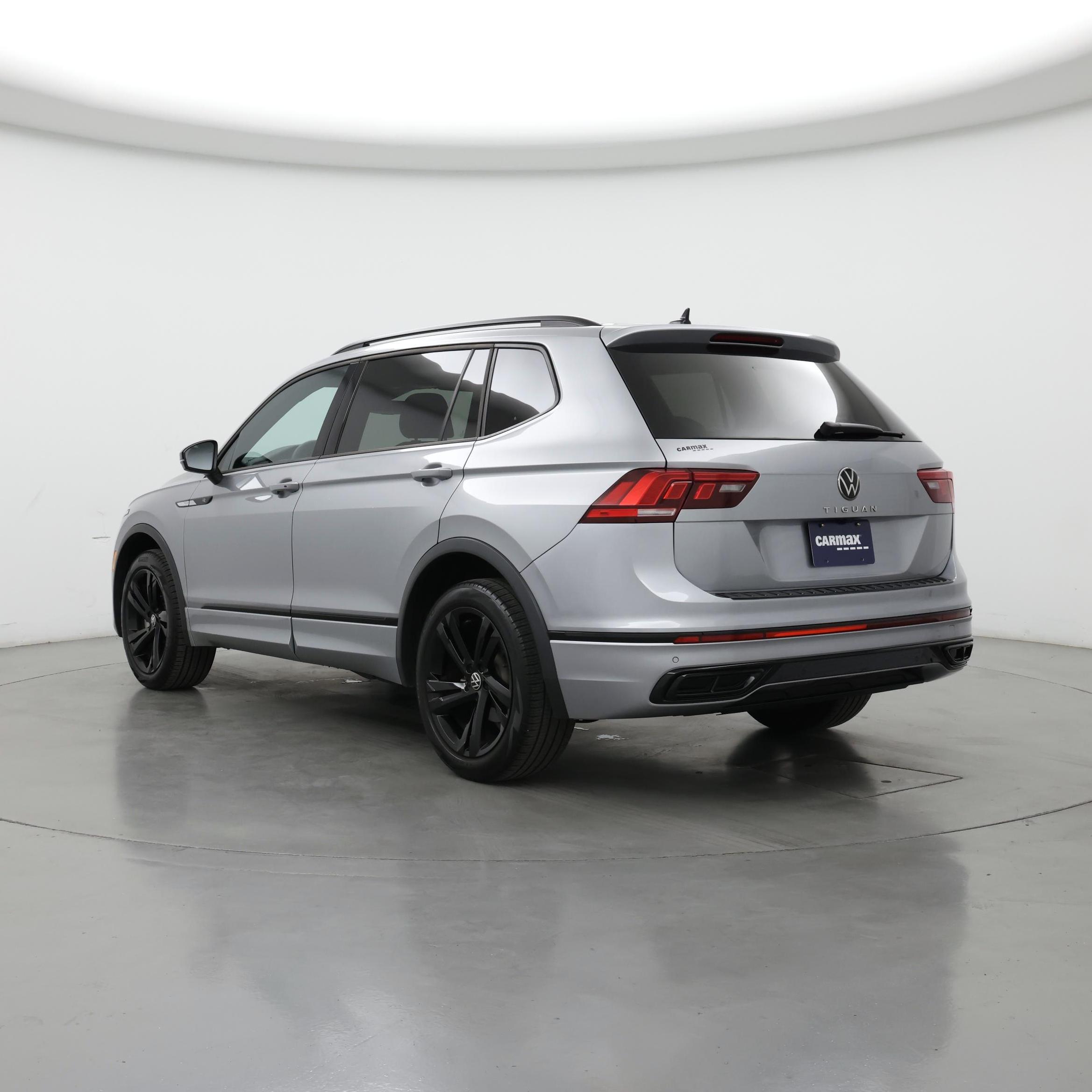 Thumbnail: 2023 Volkswagen Tiguan - 2