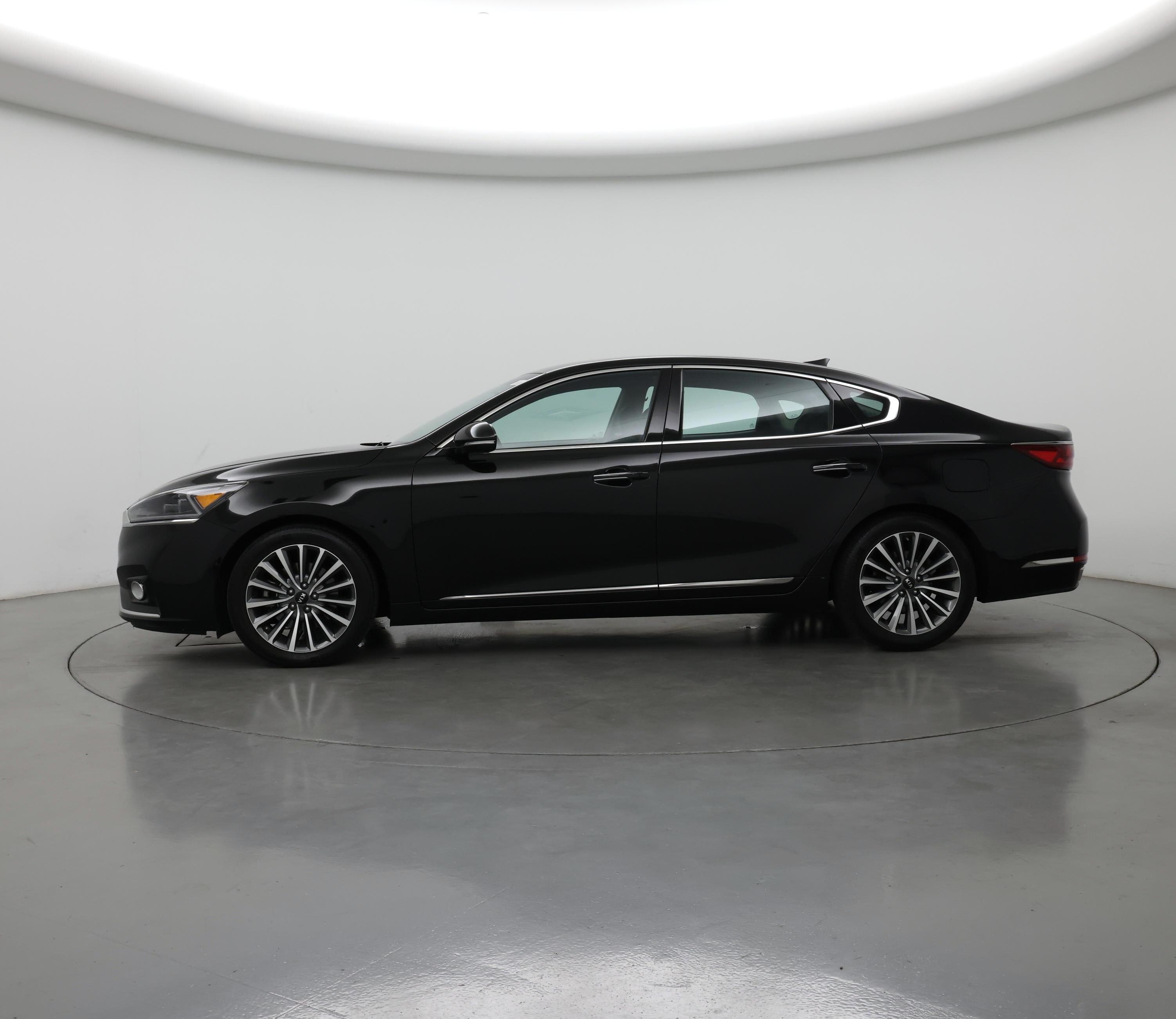 Thumbnail: 2017 Kia Cadenza - 3