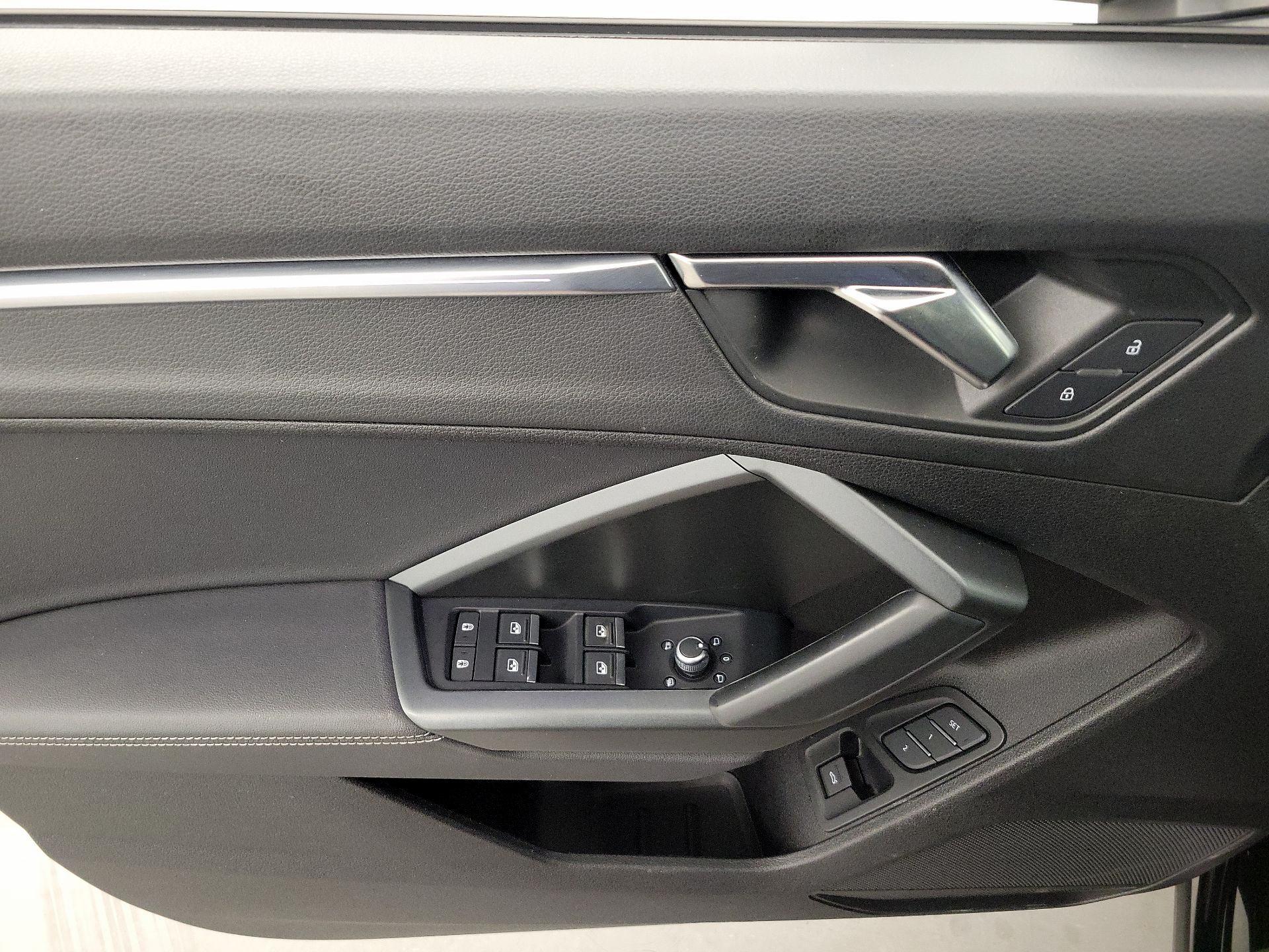 Thumbnail: 2023 Audi Q3 - 12