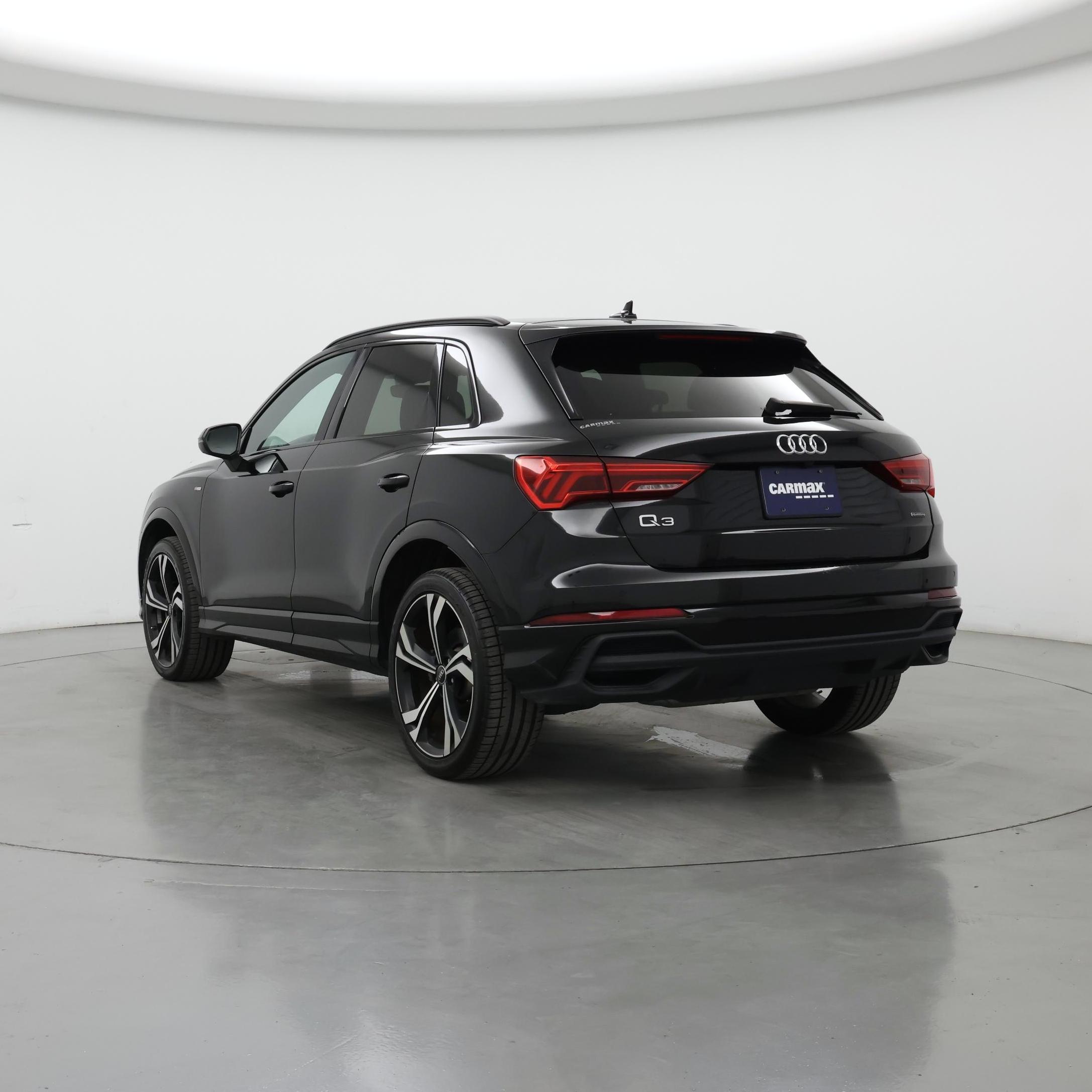 Thumbnail: 2023 Audi Q3 - 2
