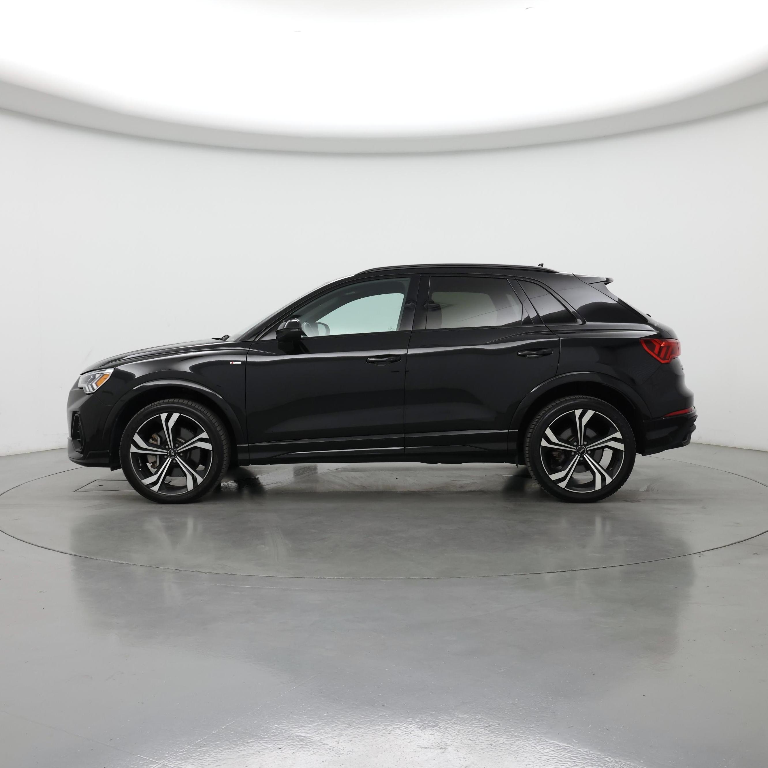 Thumbnail: 2023 Audi Q3 - 3