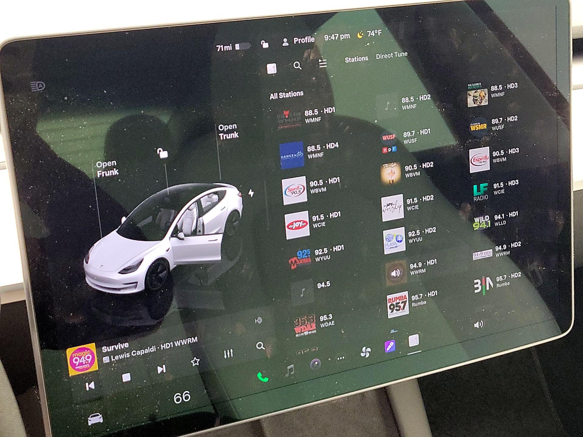 Thumbnail: 2022 Tesla Model 3 - 16