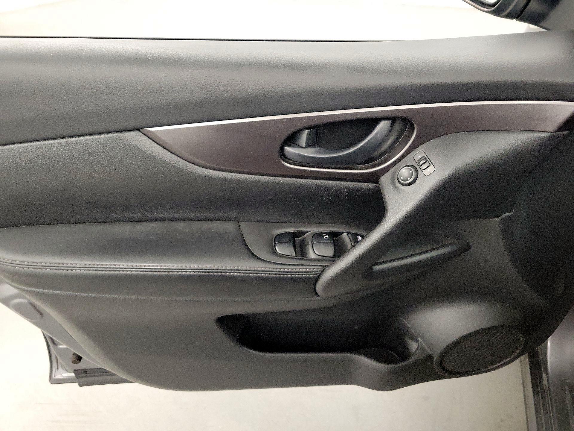 Thumbnail: 2019 Nissan Rogue Sport - 12