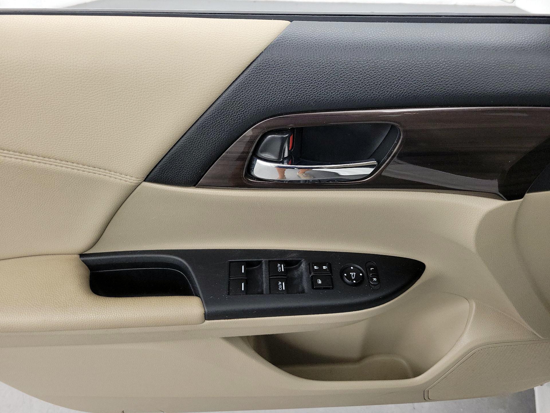 Thumbnail: 2017 Honda Accord - 12