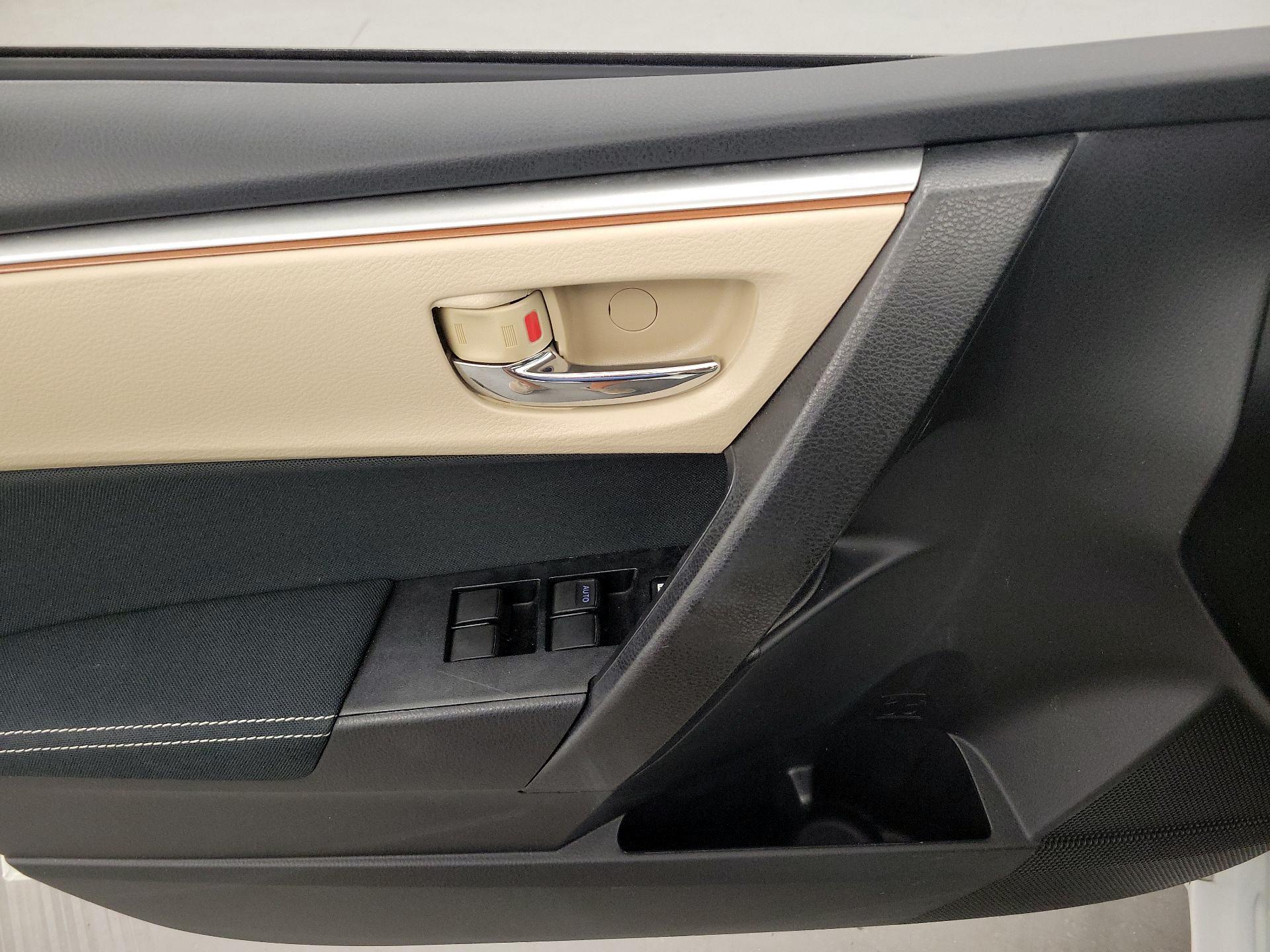 Thumbnail: 2016 Toyota Corolla - 12
