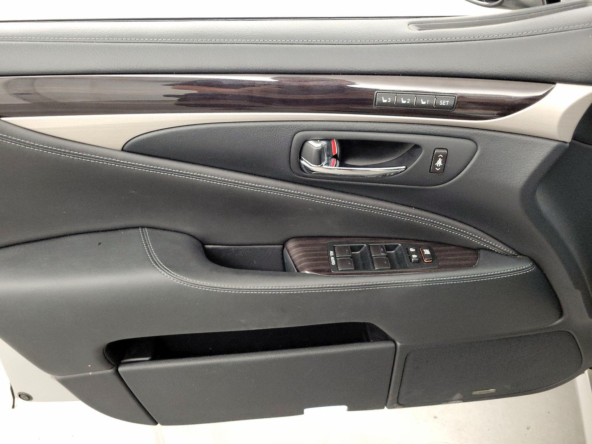 Thumbnail: 2014 Lexus LS - 12