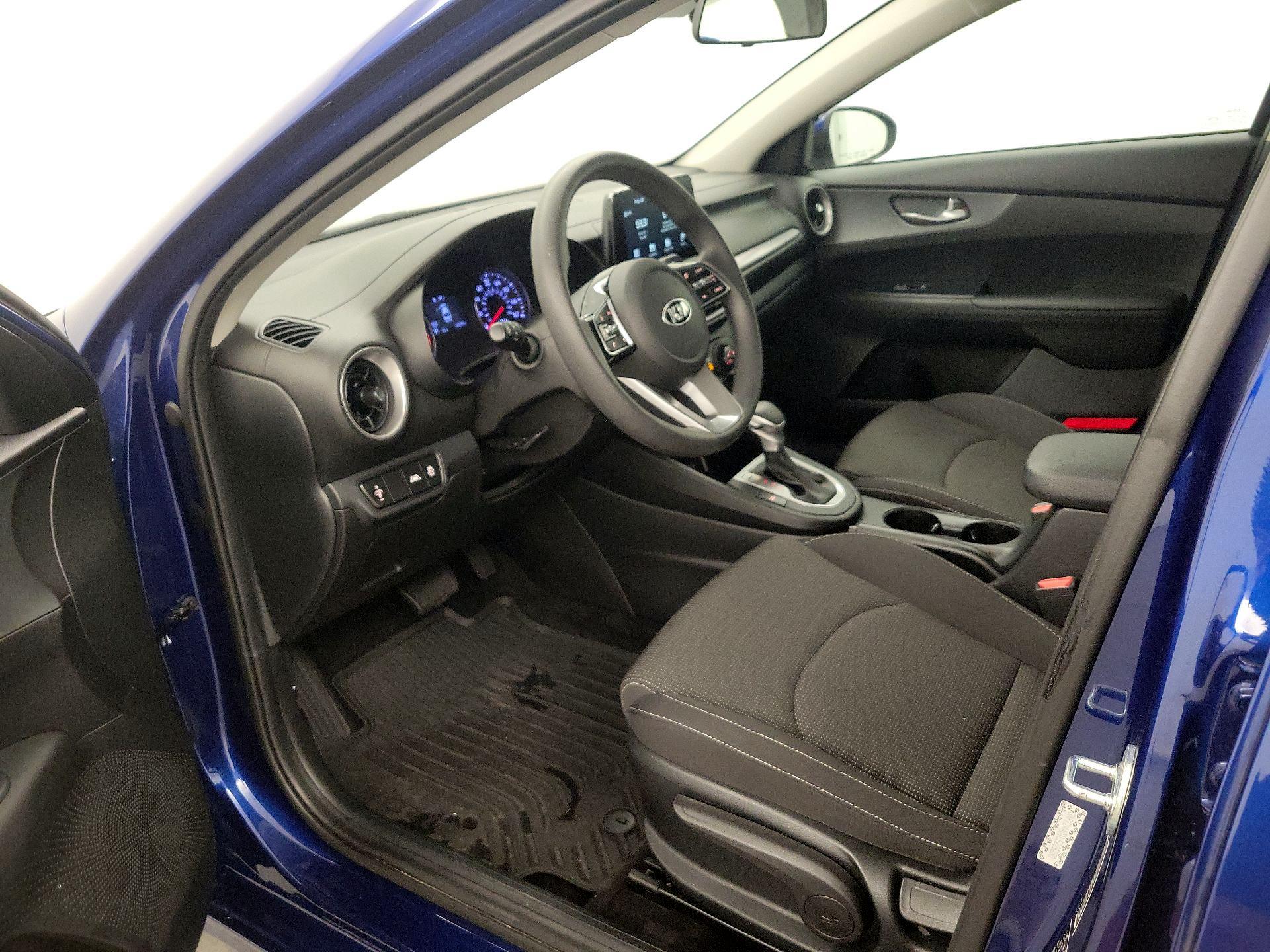 Thumbnail: 2020 Kia Forte - 11