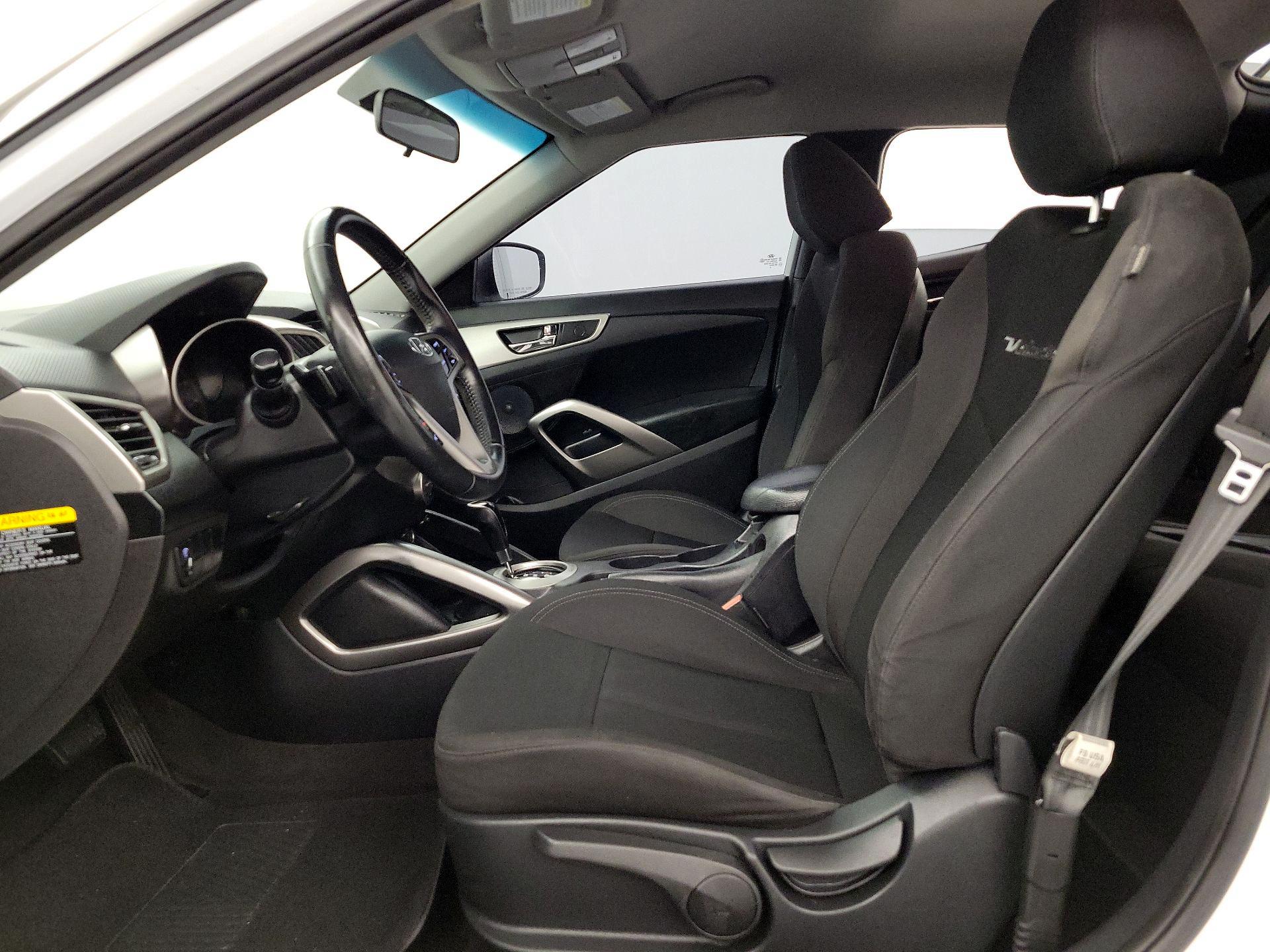 Thumbnail: 2017 Hyundai Veloster - 11