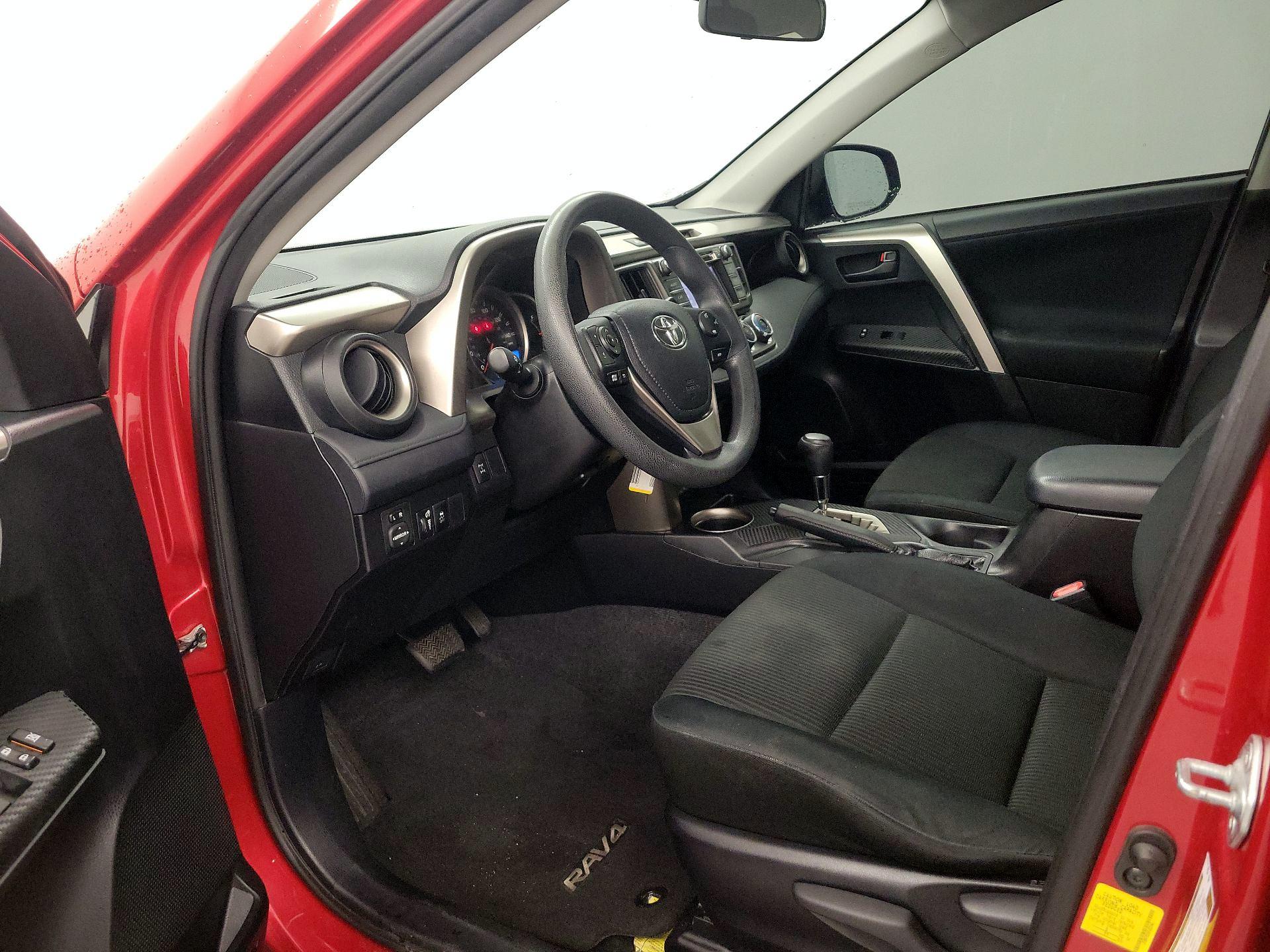 Thumbnail: 2015 Toyota RAV4 - 11