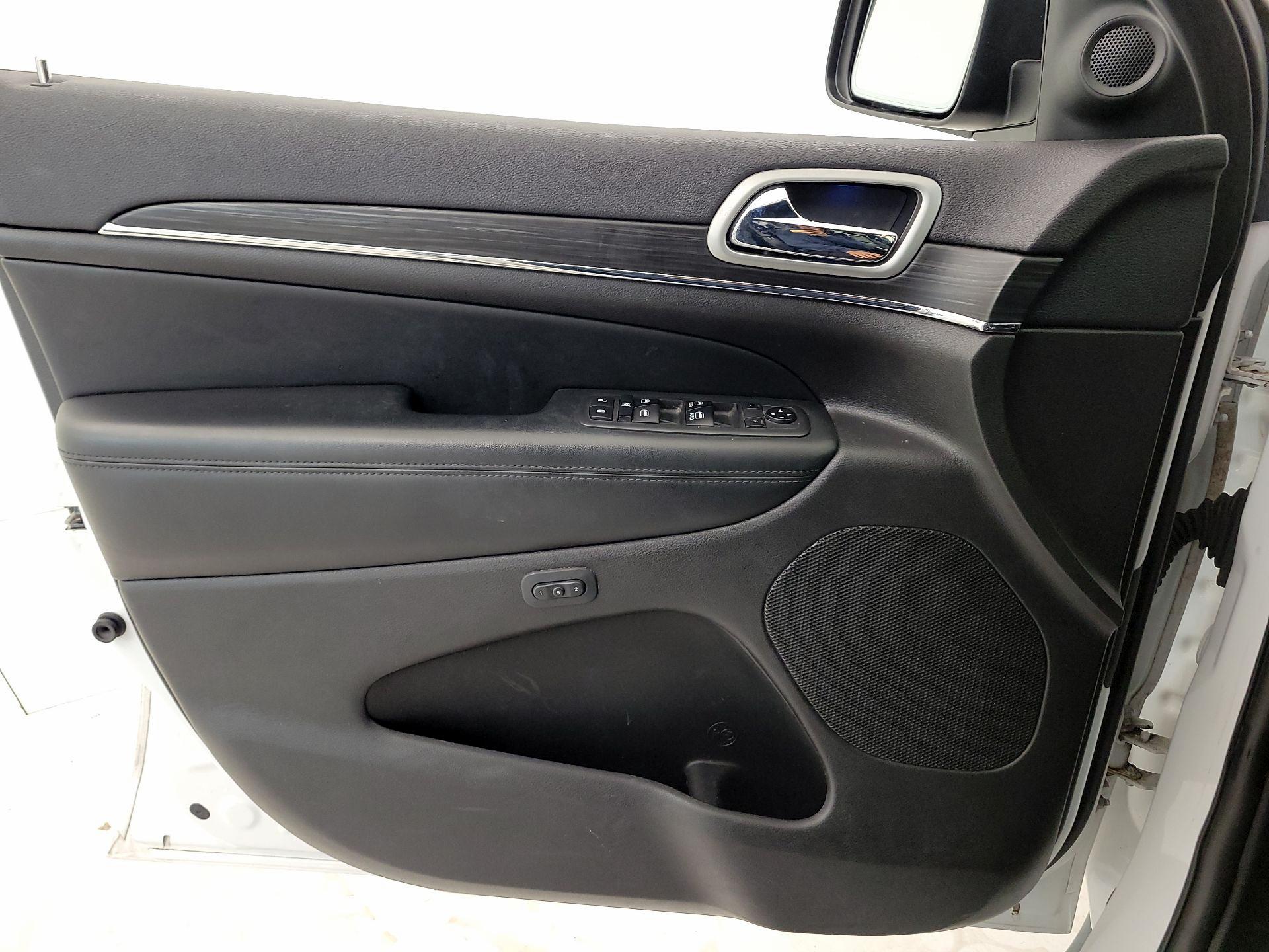 Thumbnail: 2019 Jeep Grand Cherokee - 12