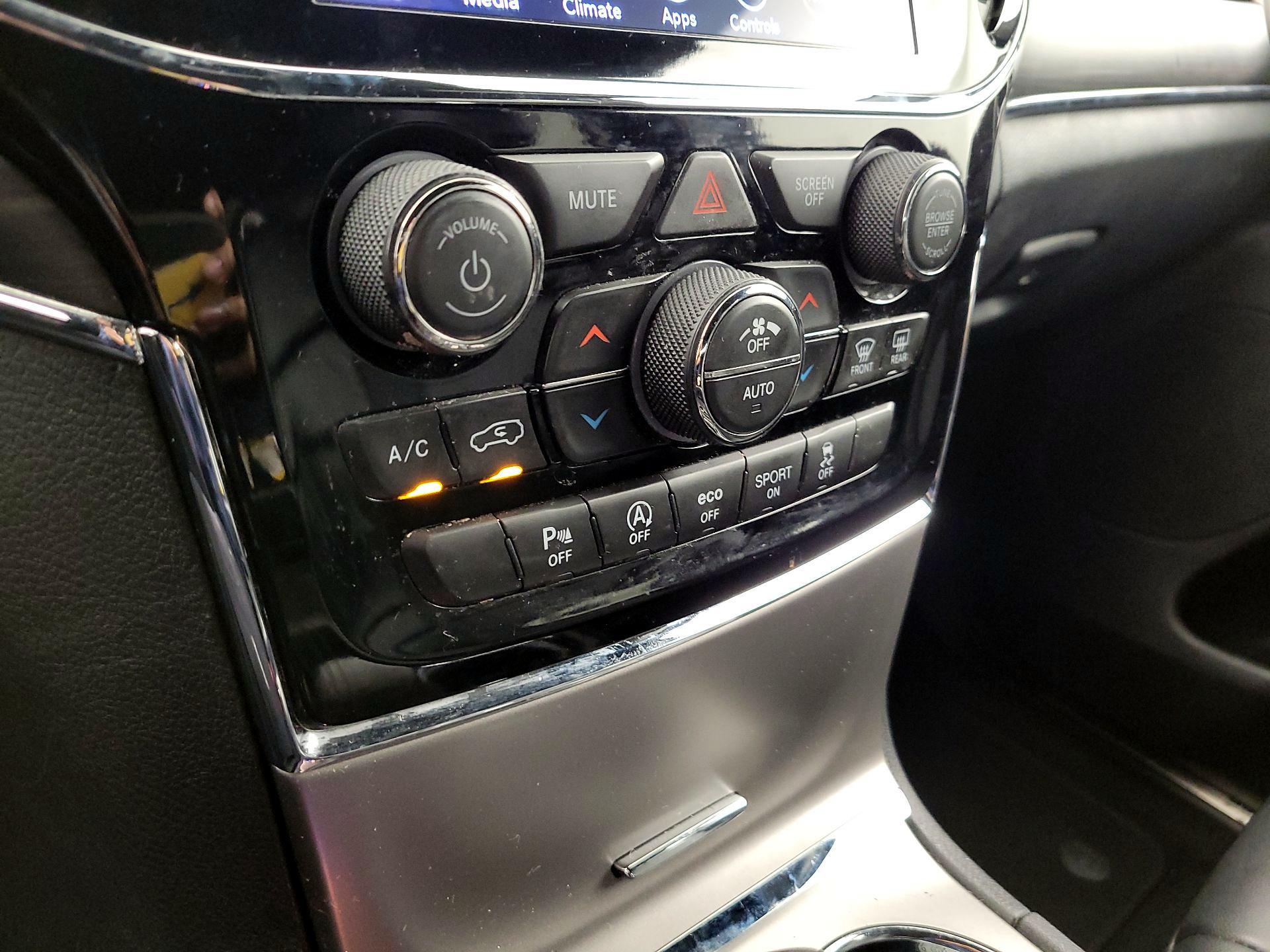 Thumbnail: 2019 Jeep Grand Cherokee - 16