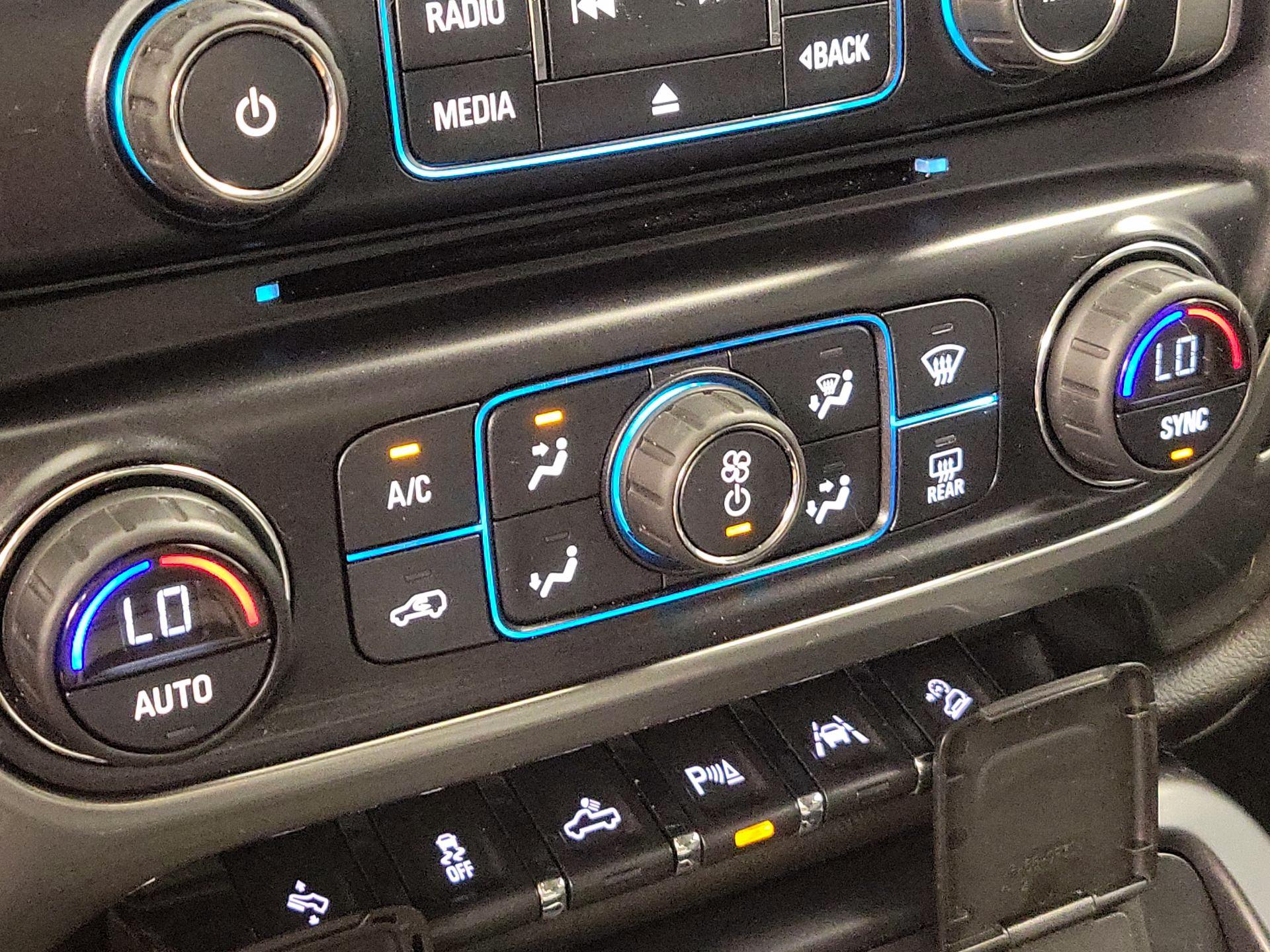 Thumbnail: 2016 Chevrolet Silverado 1500 - 17