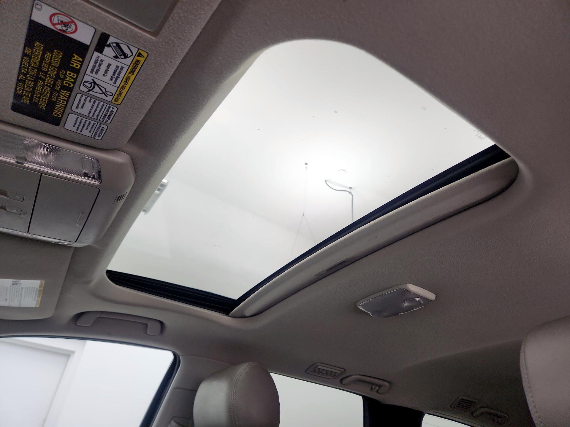 Thumbnail: 2016 Toyota Sequoia - 18