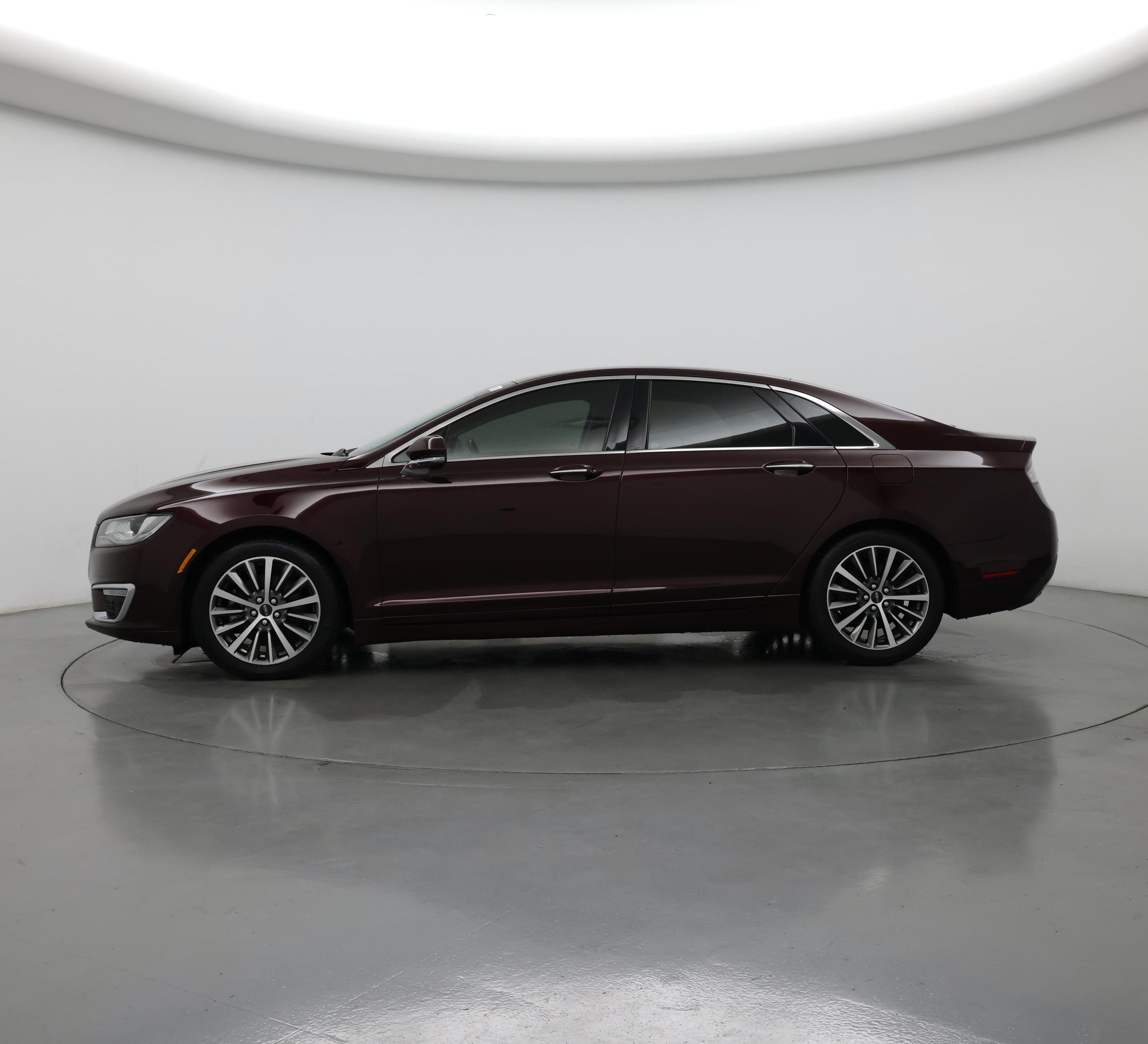 Thumbnail: 2017 Lincoln MKZ - 3