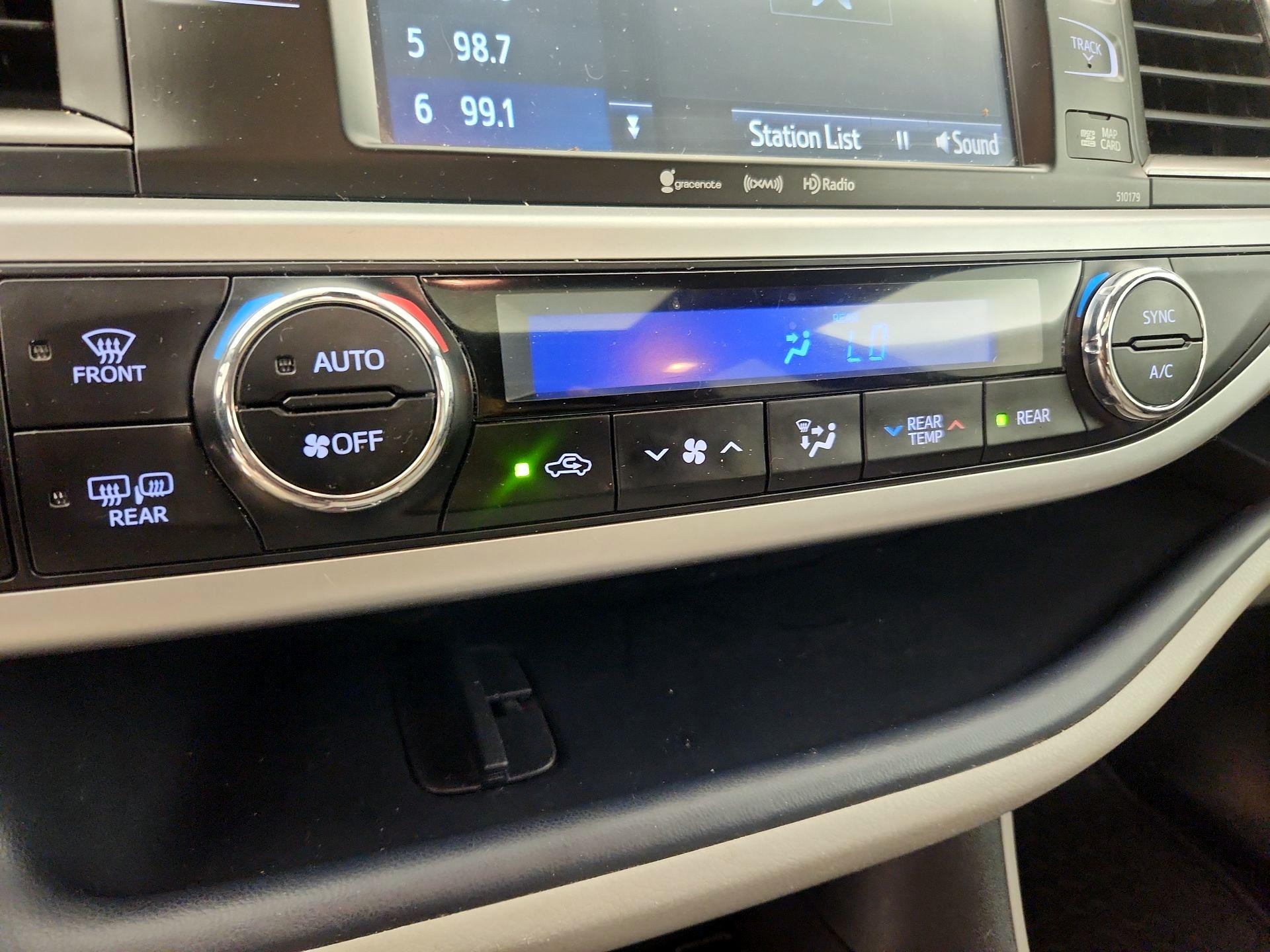 Thumbnail: 2017 Toyota Highlander - 17