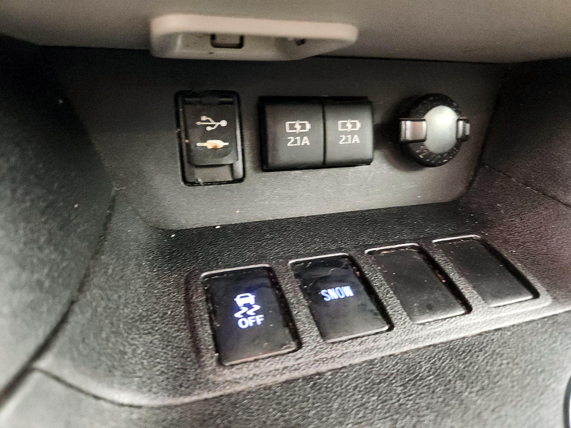 Thumbnail: 2017 Toyota Highlander - 19